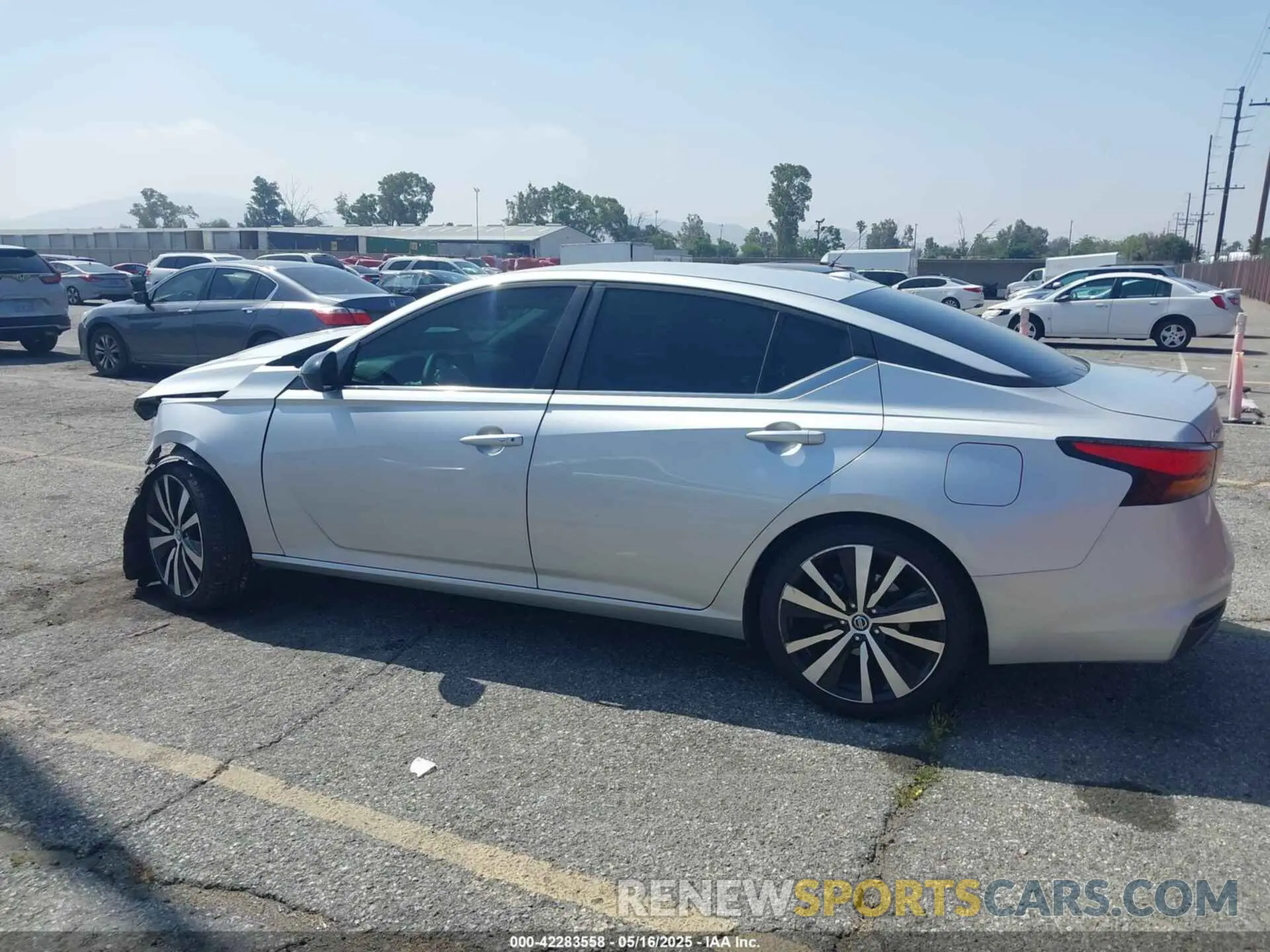 13 Photograph of a damaged car 1N4BL4CV5KC169050 NISSAN ALTIMA 2019