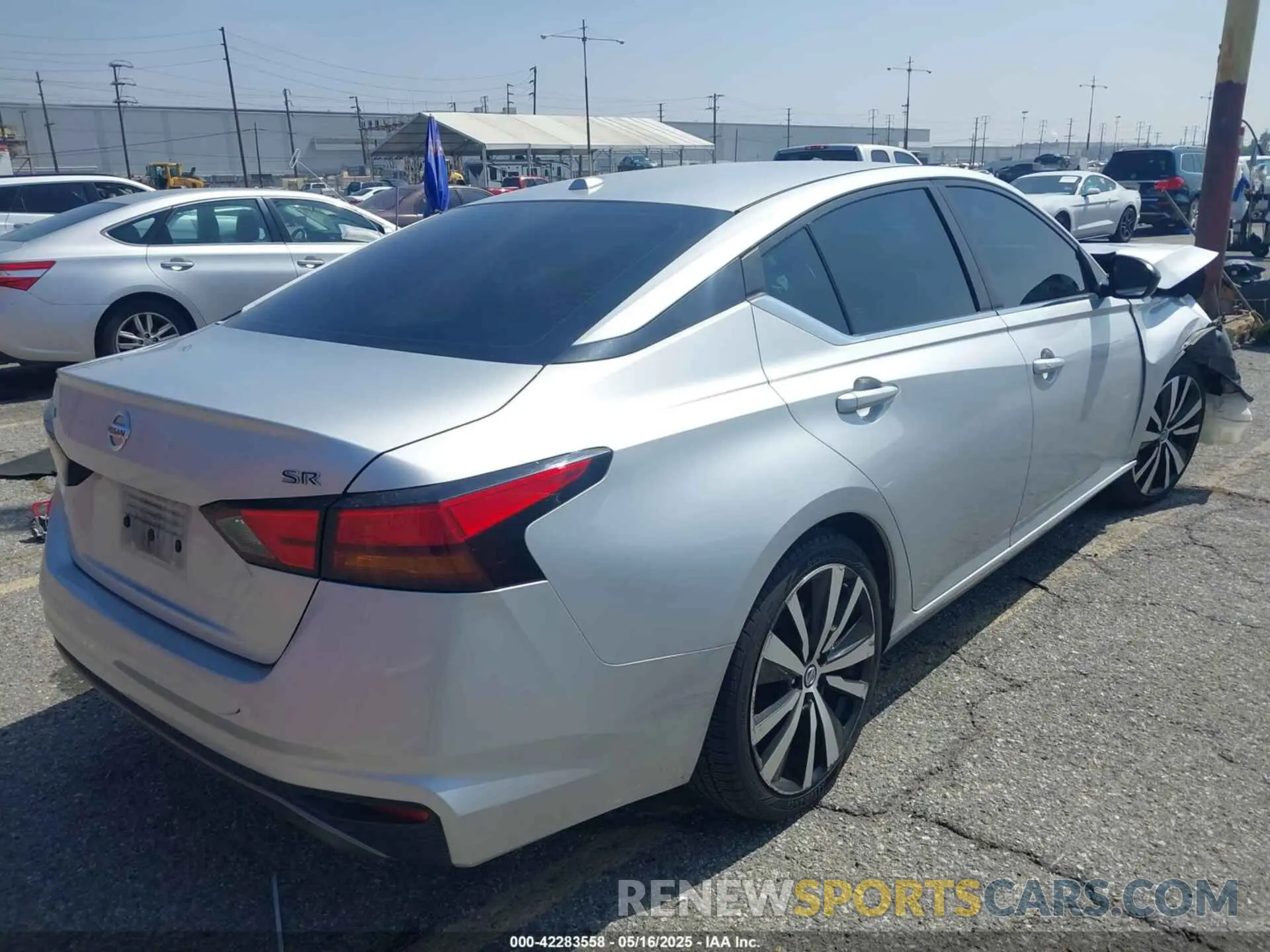 4 Photograph of a damaged car 1N4BL4CV5KC169050 NISSAN ALTIMA 2019