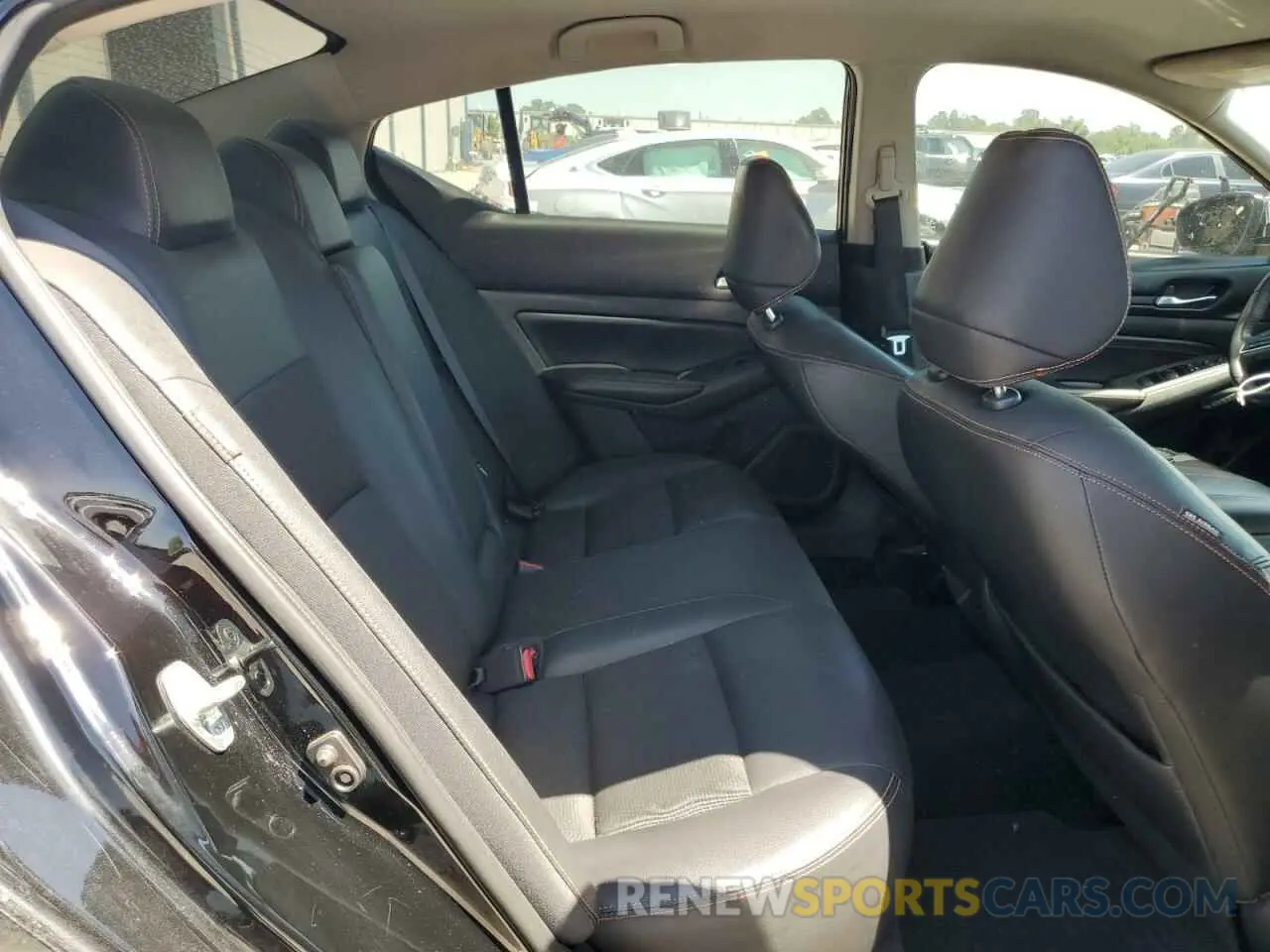 10 Photograph of a damaged car 1N4BL4CV5KC177651 NISSAN ALTIMA 2019