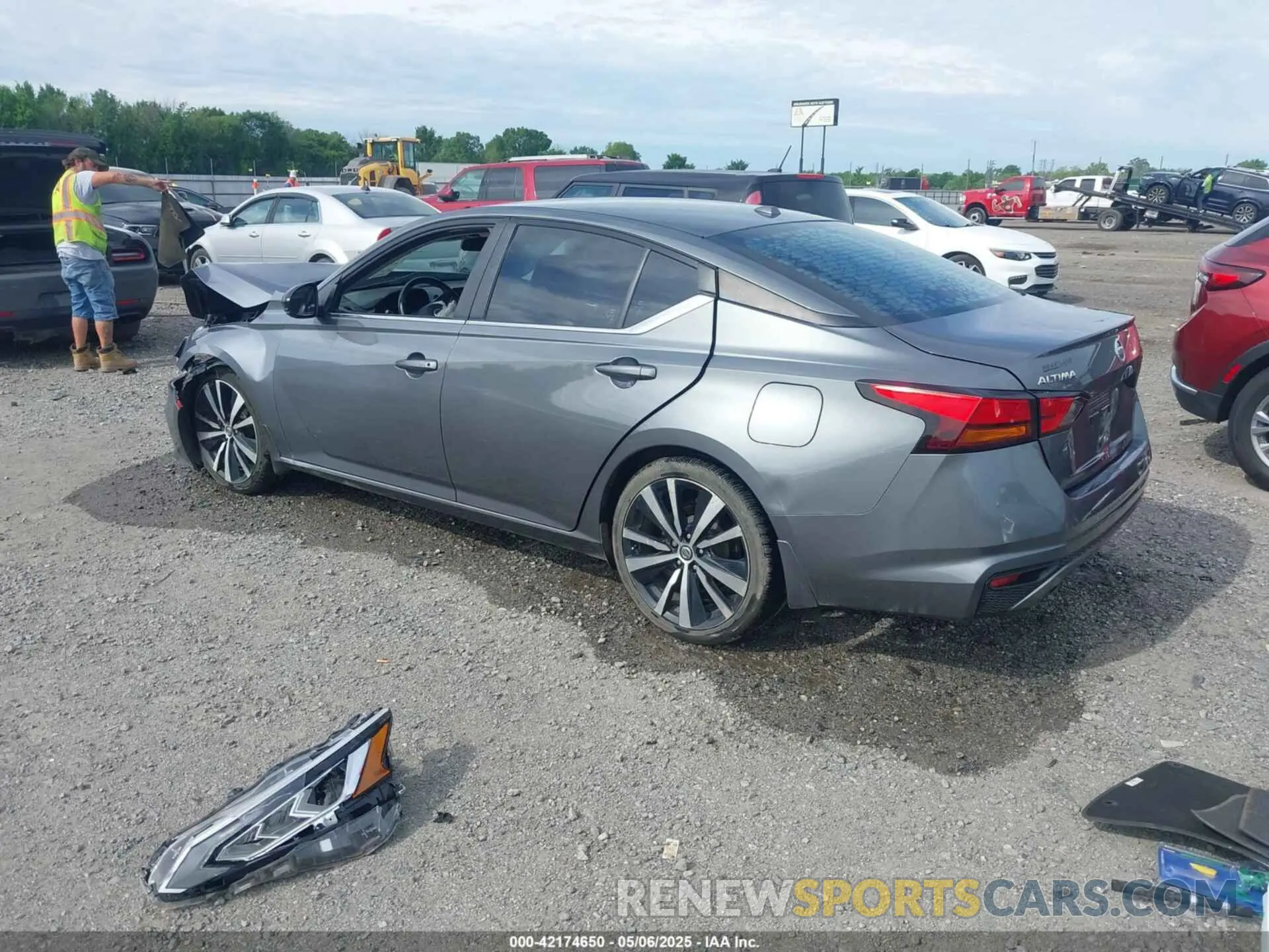 3 Photograph of a damaged car 1N4BL4CV5KC240876 NISSAN ALTIMA 2019