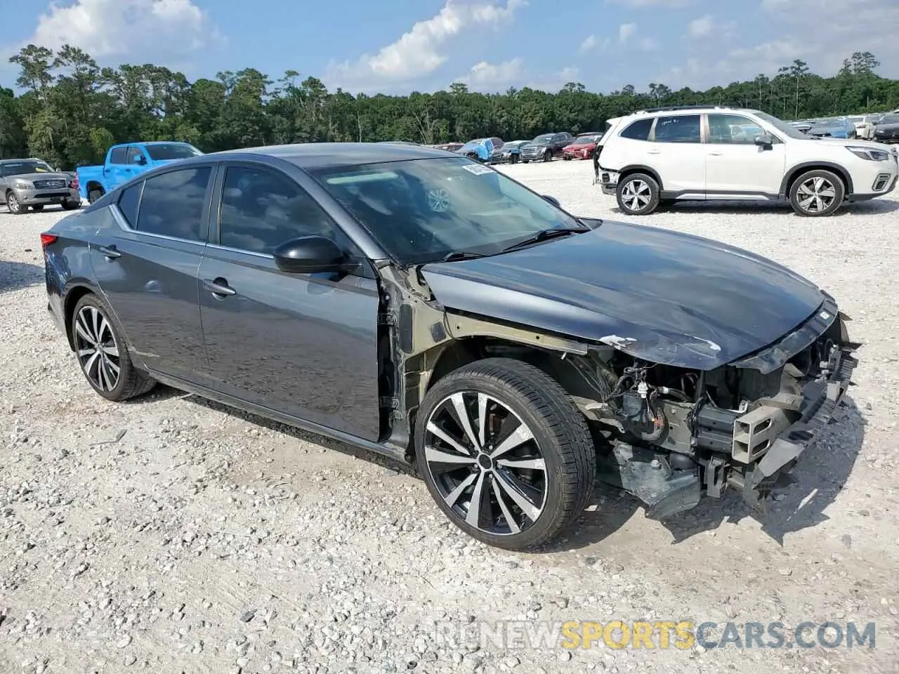 4 Photograph of a damaged car 1N4BL4CV5KN324636 NISSAN ALTIMA 2019