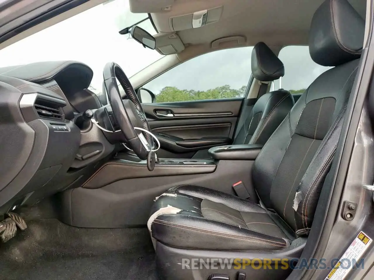 7 Photograph of a damaged car 1N4BL4CV5KN324636 NISSAN ALTIMA 2019