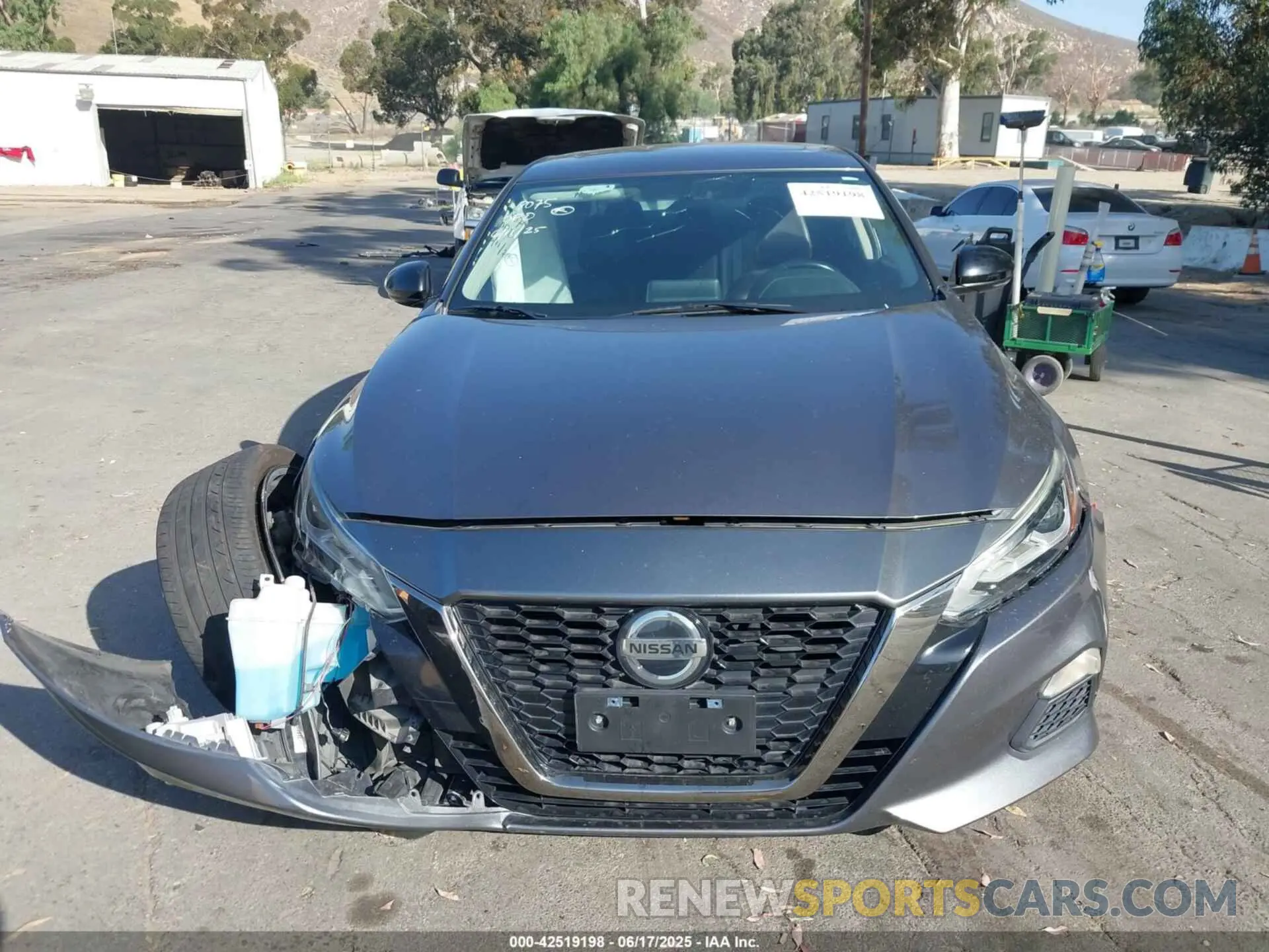 11 Photograph of a damaged car 1N4BL4CV5KN325995 NISSAN ALTIMA 2019