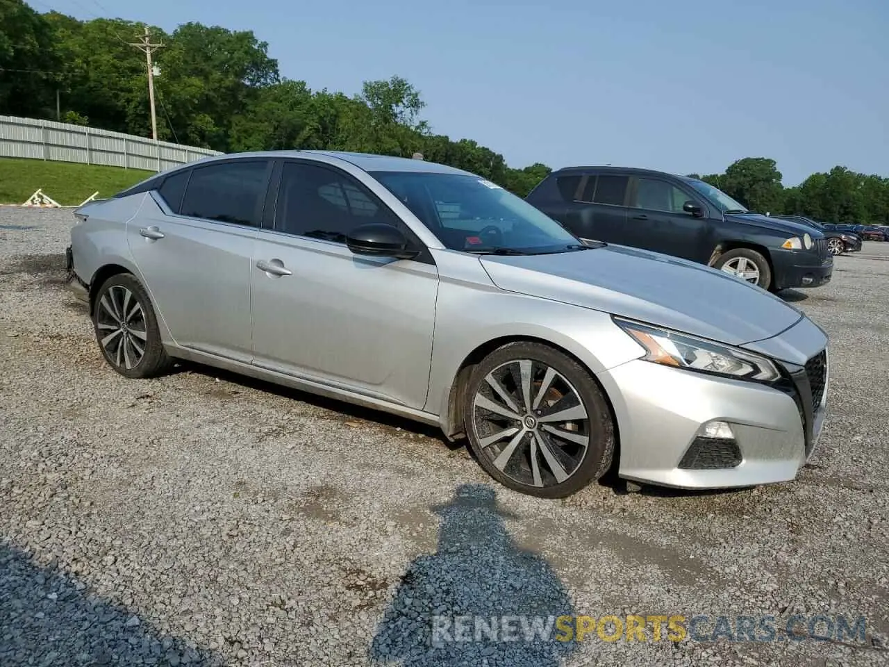 4 Photograph of a damaged car 1N4BL4CV6KC123310 NISSAN ALTIMA 2019
