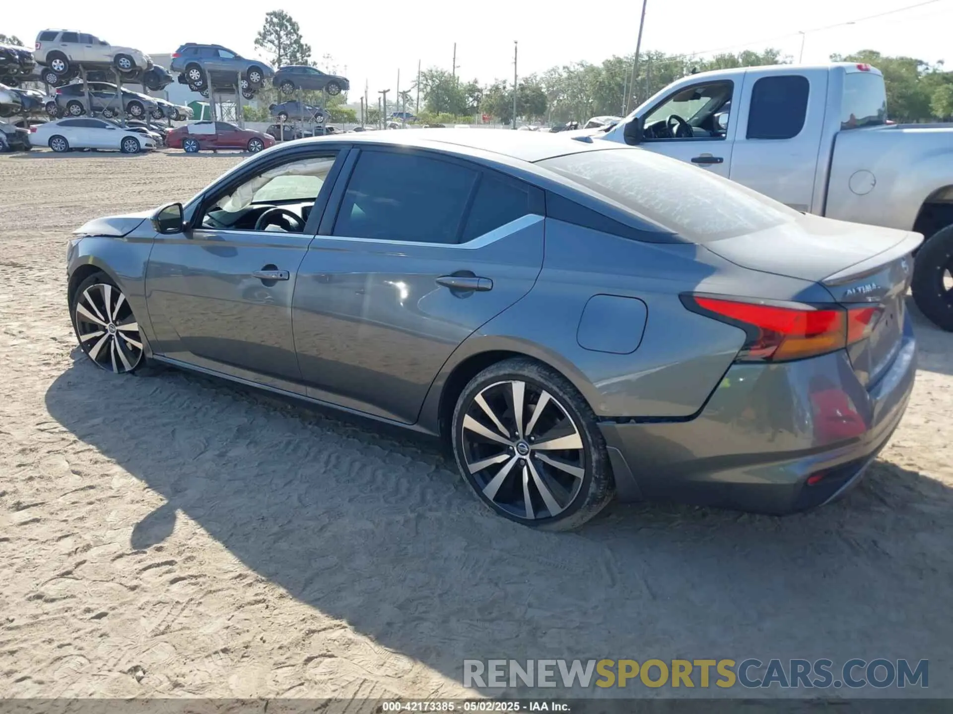 3 Photograph of a damaged car 1N4BL4CV6KC138793 NISSAN ALTIMA 2019