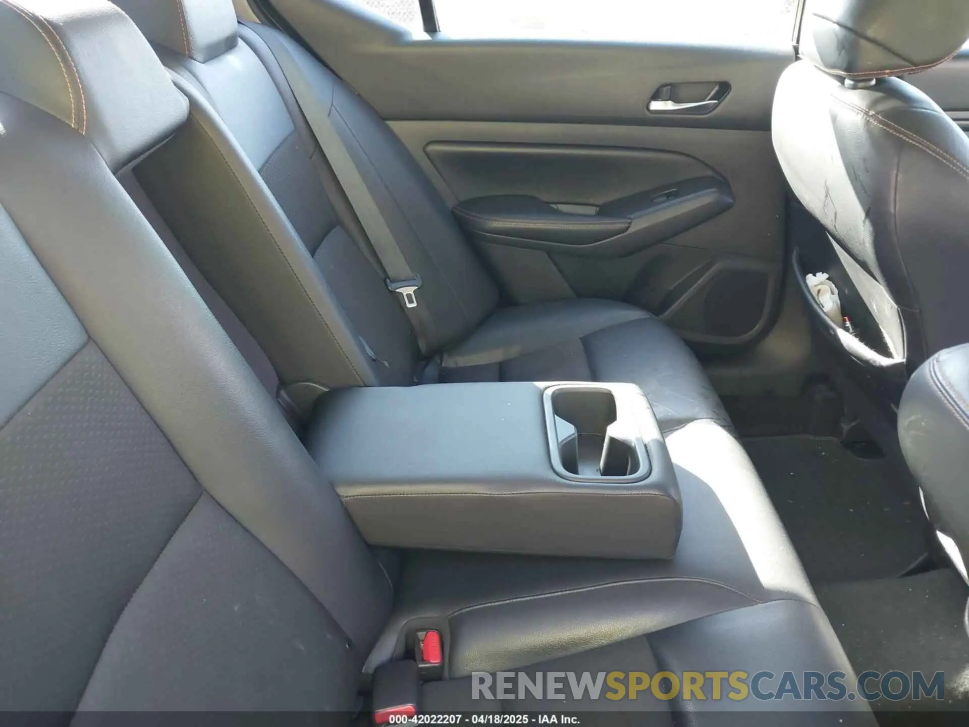 8 Photograph of a damaged car 1N4BL4CV6KC160518 NISSAN ALTIMA 2019