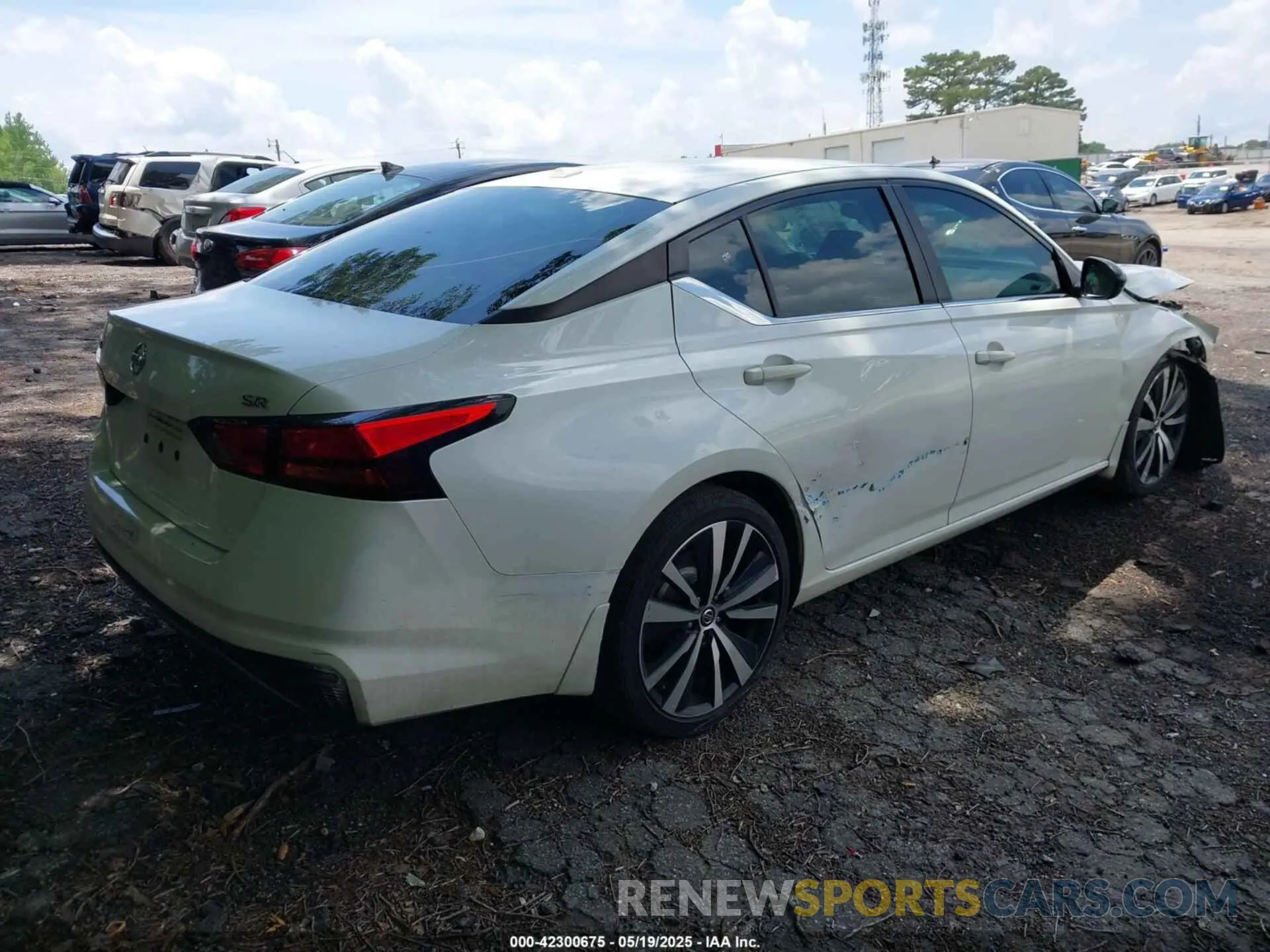 4 Photograph of a damaged car 1N4BL4CV6KC167825 NISSAN ALTIMA 2019