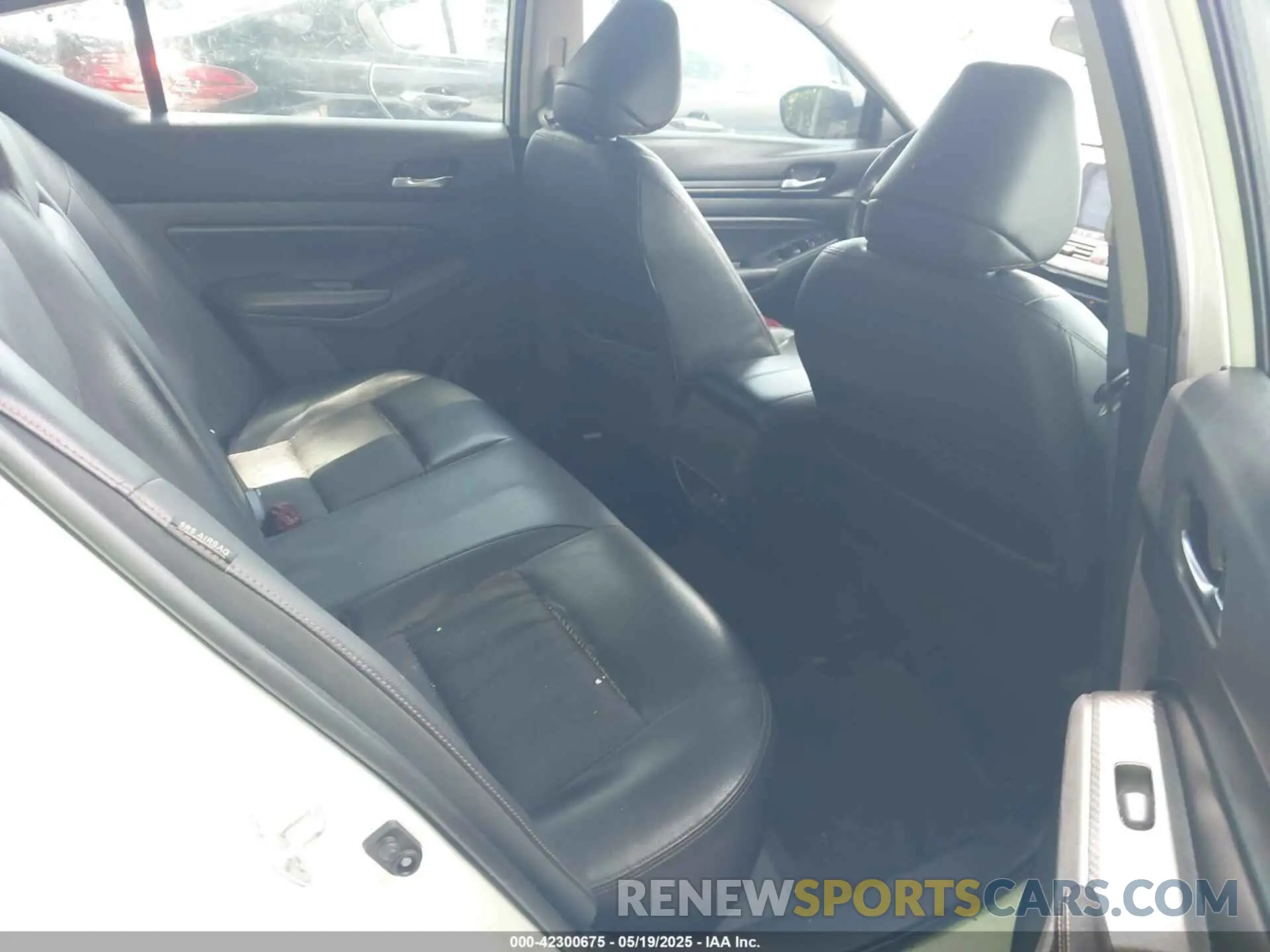 8 Photograph of a damaged car 1N4BL4CV6KC167825 NISSAN ALTIMA 2019