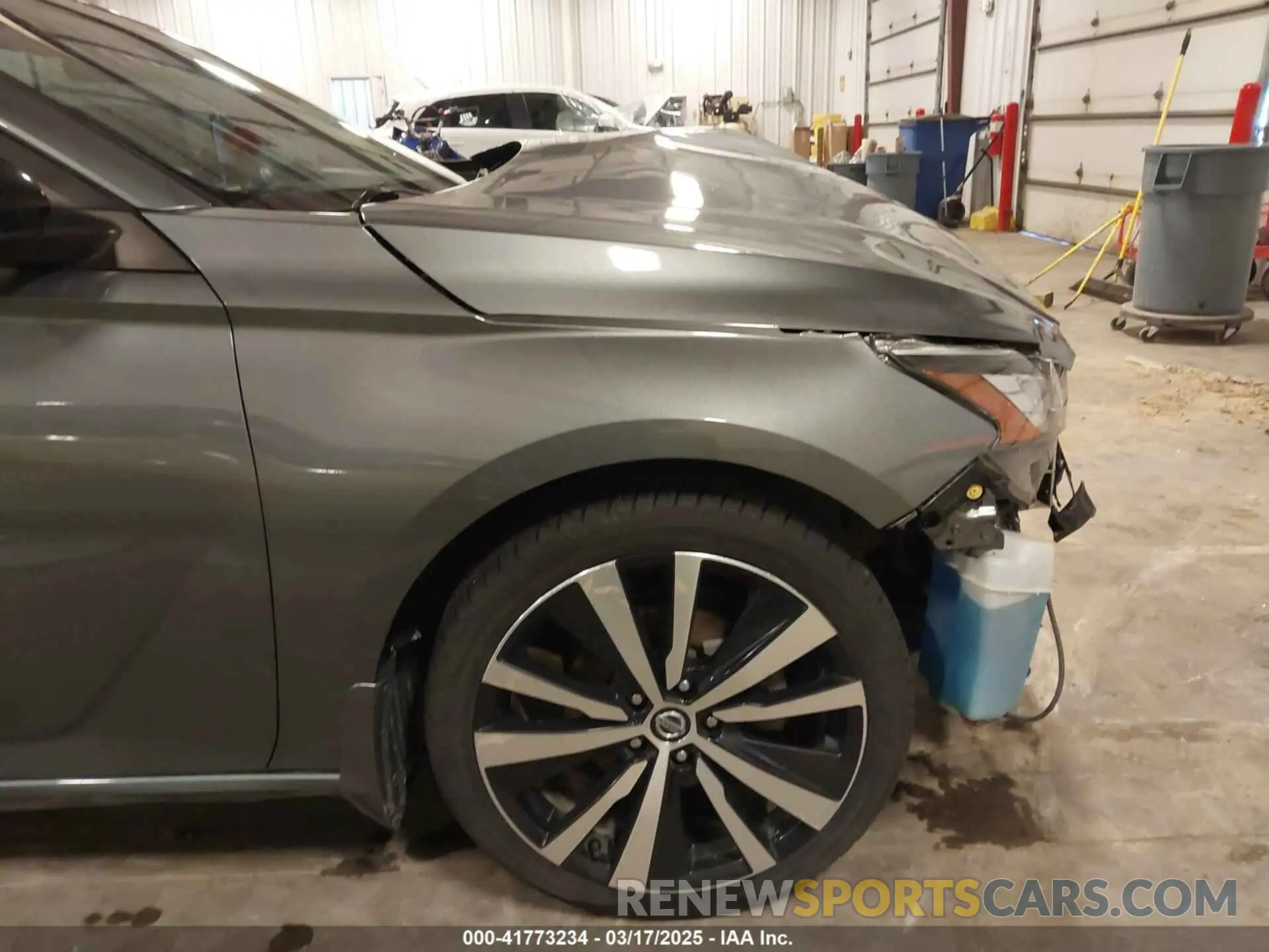 19 Photograph of a damaged car 1N4BL4CV6KC186522 NISSAN ALTIMA 2019