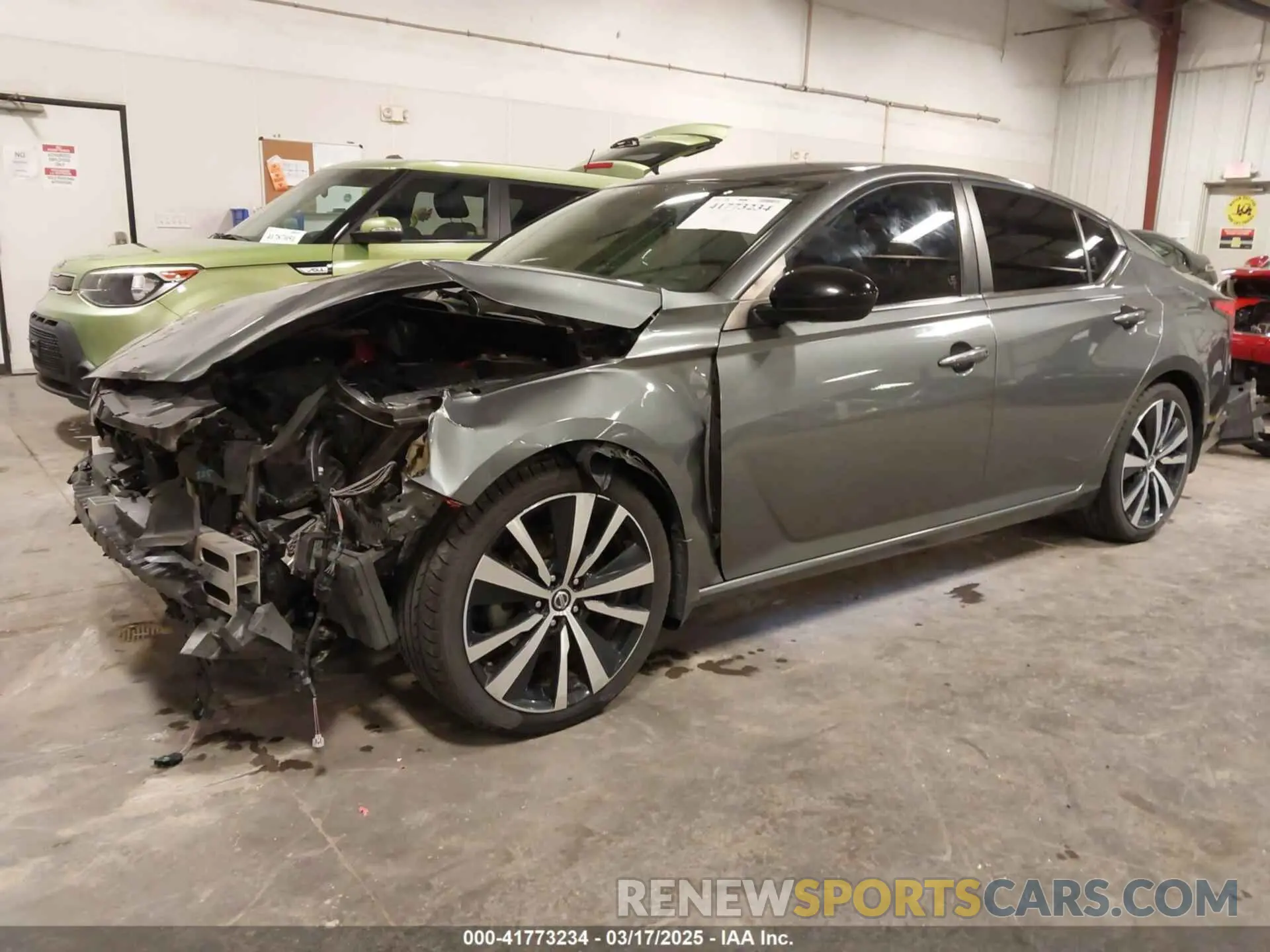 2 Photograph of a damaged car 1N4BL4CV6KC186522 NISSAN ALTIMA 2019