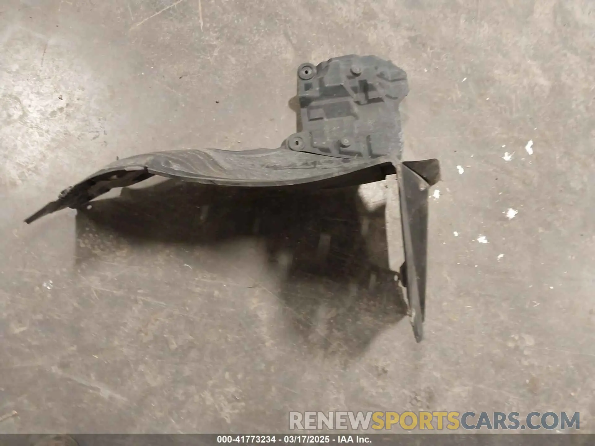 21 Photograph of a damaged car 1N4BL4CV6KC186522 NISSAN ALTIMA 2019