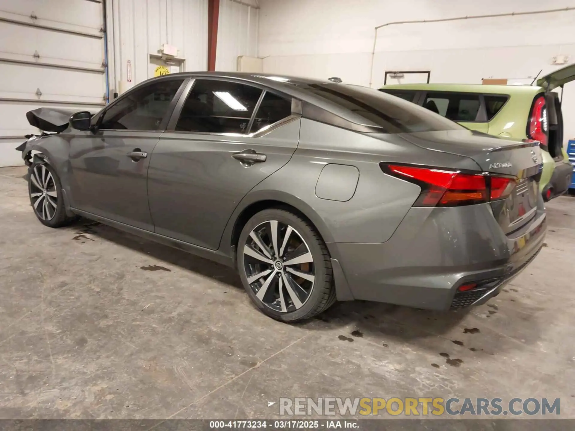 3 Photograph of a damaged car 1N4BL4CV6KC186522 NISSAN ALTIMA 2019