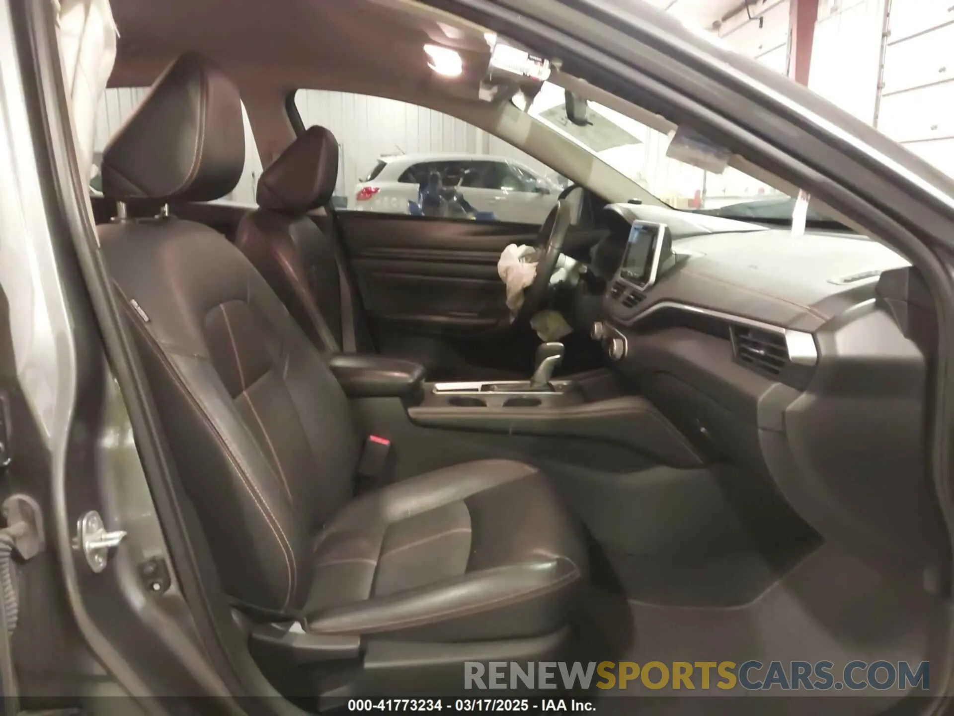 5 Photograph of a damaged car 1N4BL4CV6KC186522 NISSAN ALTIMA 2019