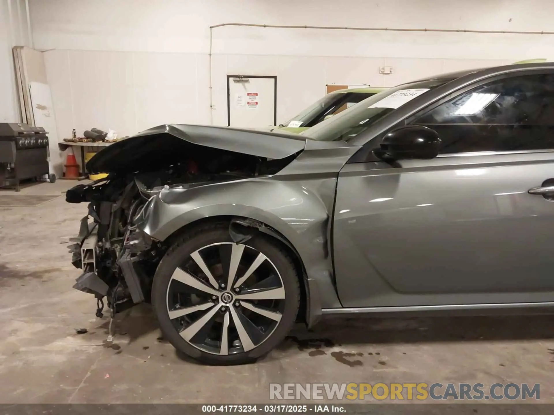 6 Photograph of a damaged car 1N4BL4CV6KC186522 NISSAN ALTIMA 2019