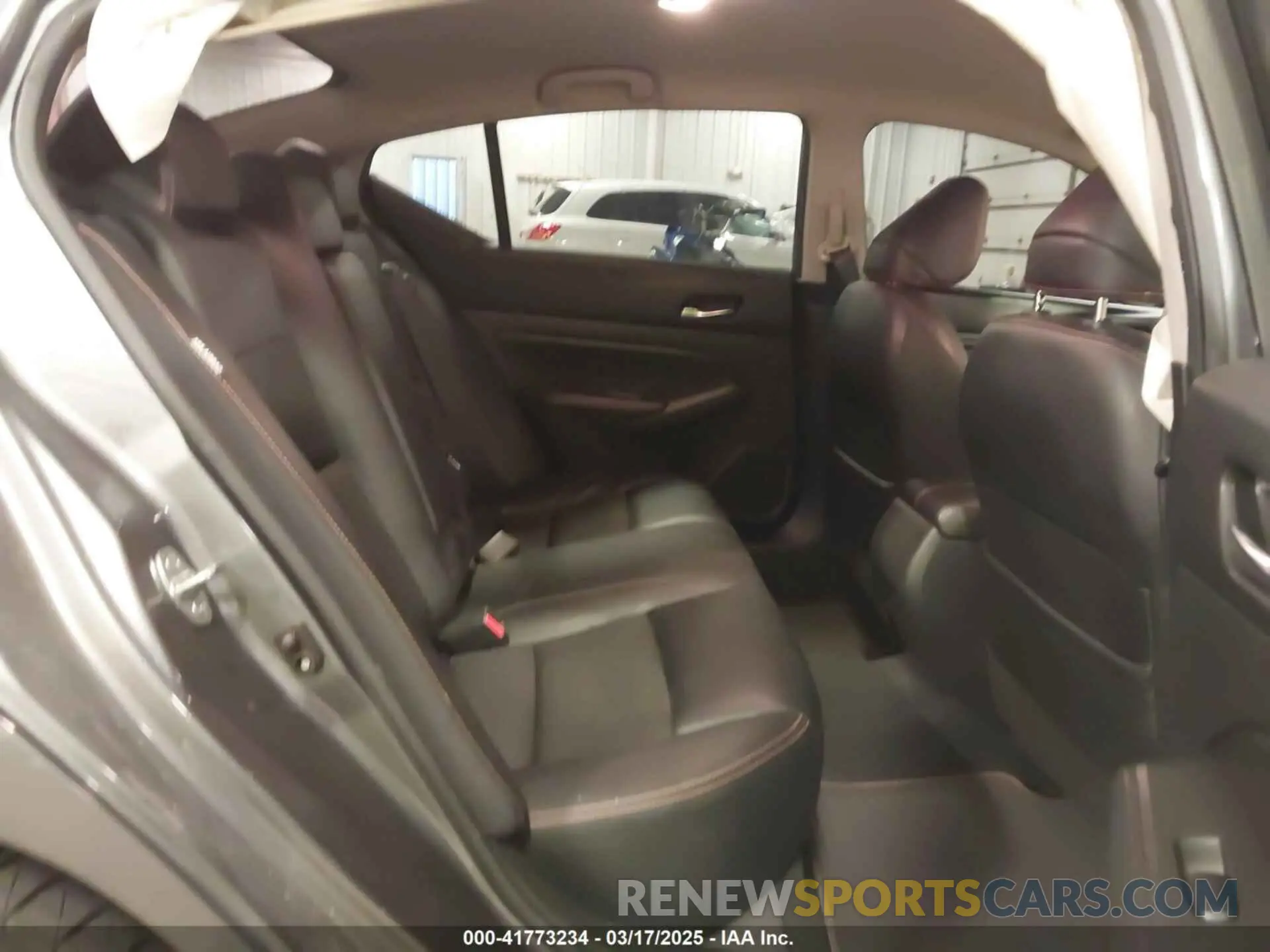 8 Photograph of a damaged car 1N4BL4CV6KC186522 NISSAN ALTIMA 2019