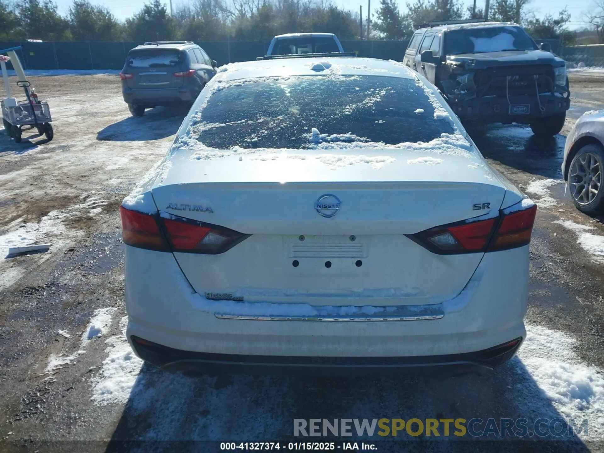 17 Photograph of a damaged car 1N4BL4CV6KC191834 NISSAN ALTIMA 2019