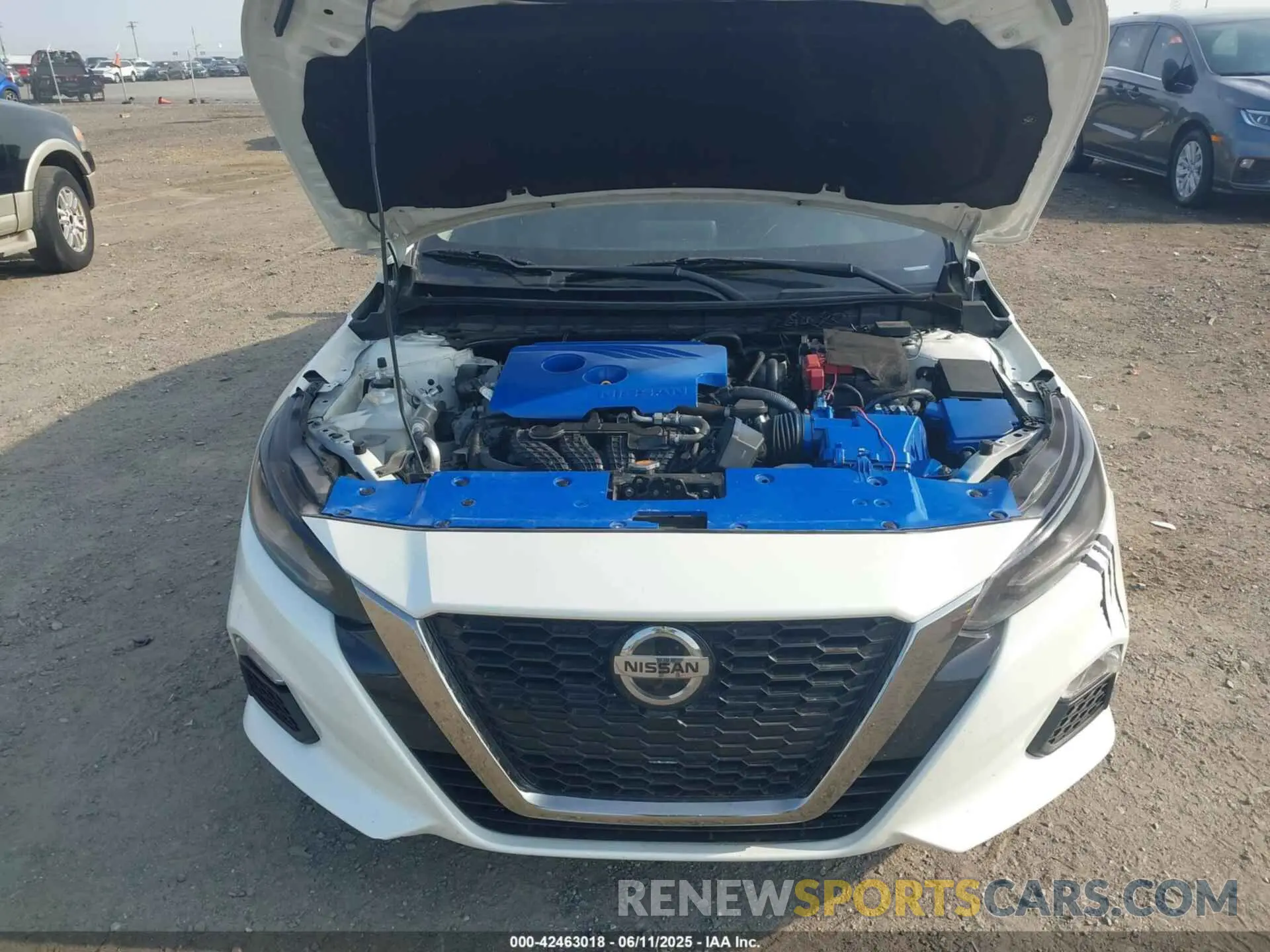 10 Photograph of a damaged car 1N4BL4CV6KC200418 NISSAN ALTIMA 2019