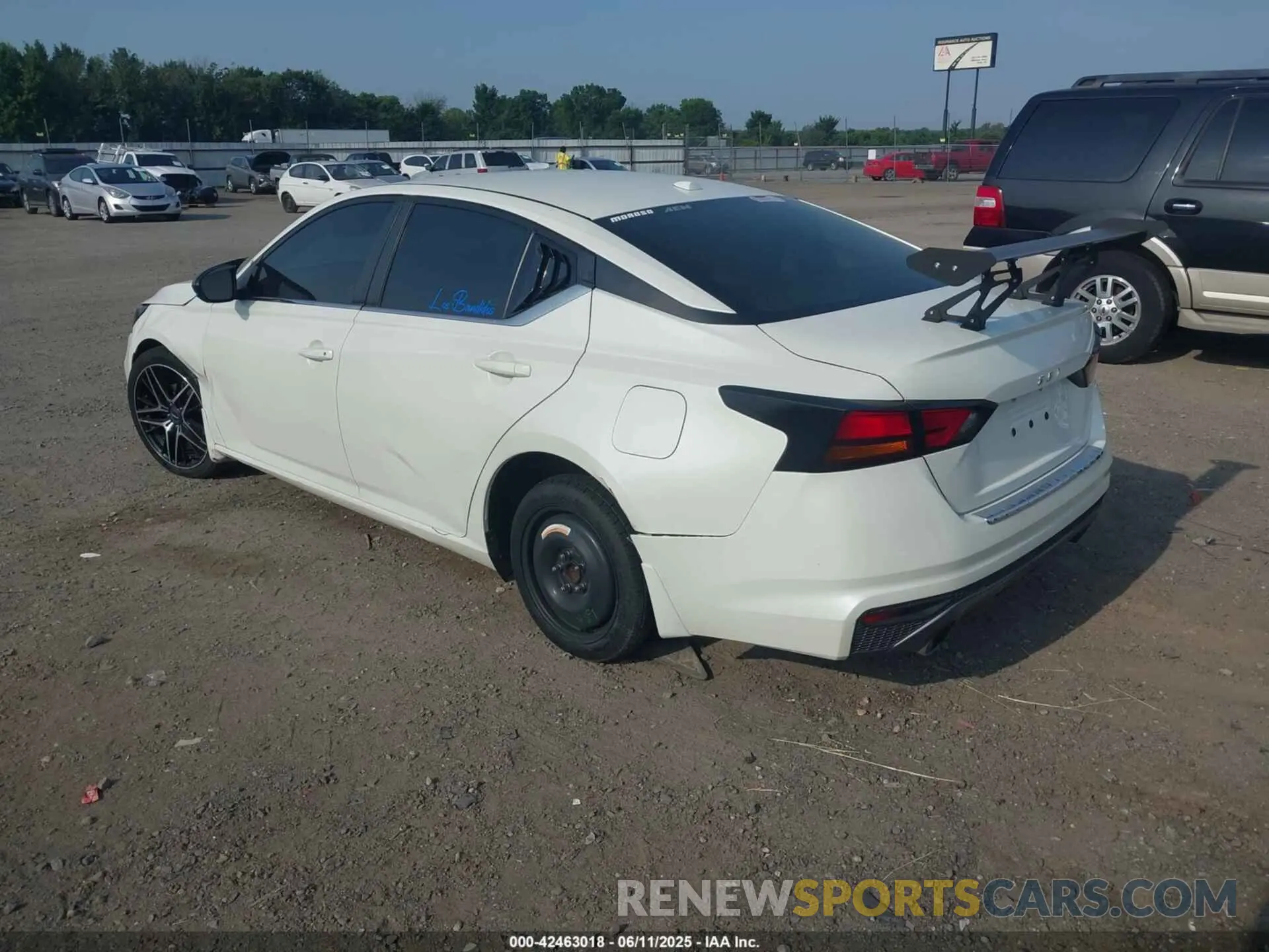 3 Photograph of a damaged car 1N4BL4CV6KC200418 NISSAN ALTIMA 2019