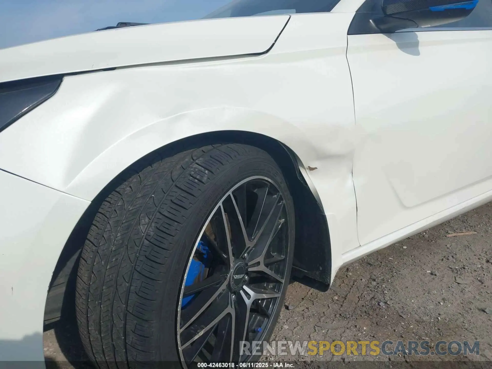 6 Photograph of a damaged car 1N4BL4CV6KC200418 NISSAN ALTIMA 2019