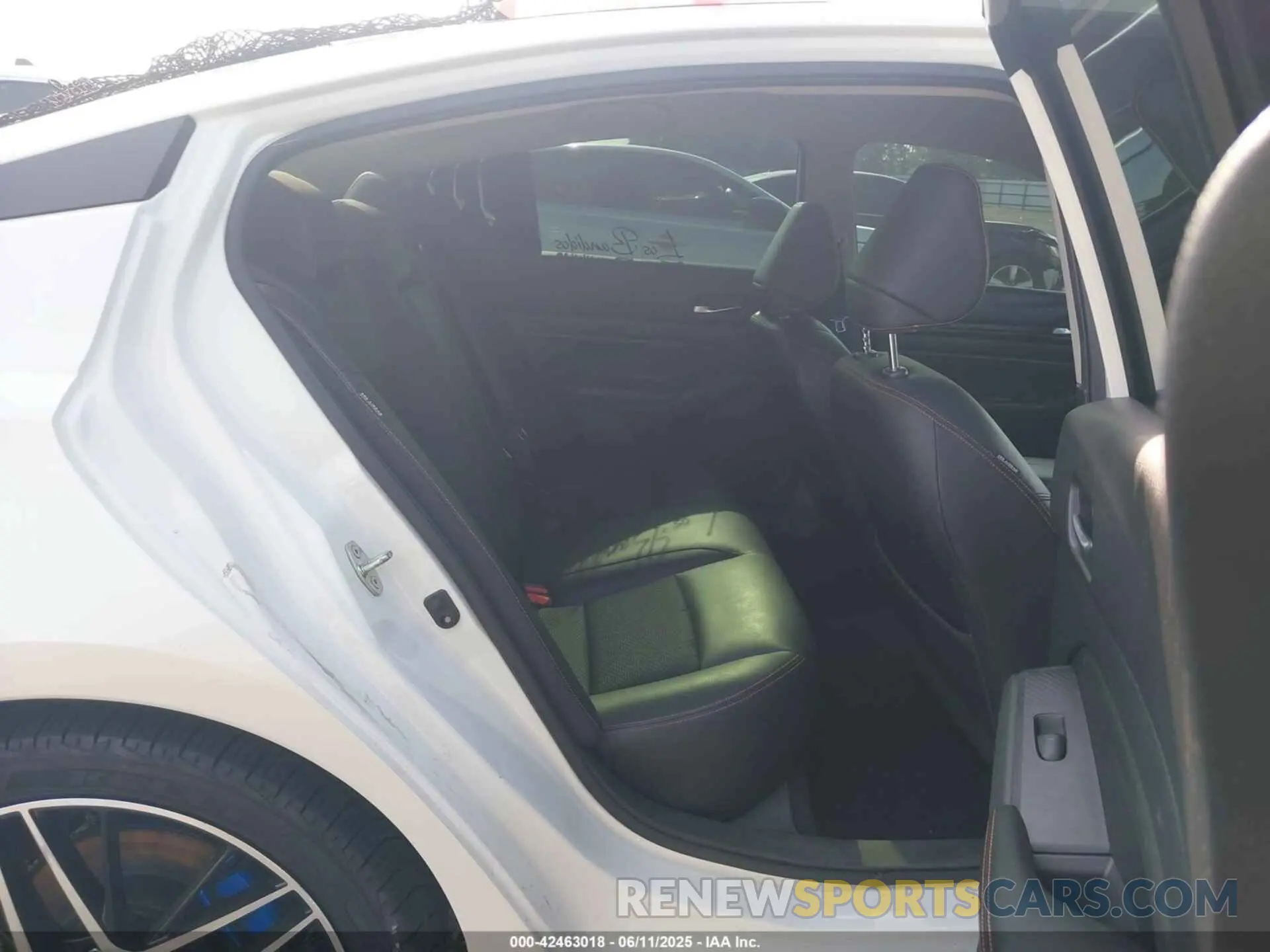 8 Photograph of a damaged car 1N4BL4CV6KC200418 NISSAN ALTIMA 2019