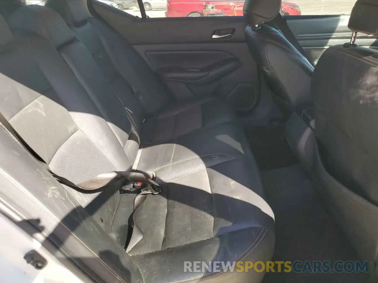 11 Photograph of a damaged car 1N4BL4CV6KC203352 NISSAN ALTIMA 2019