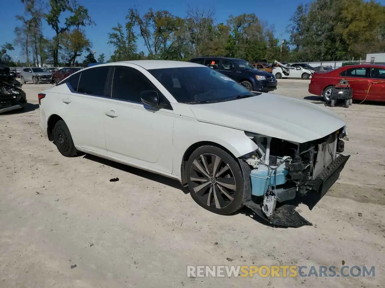 4 Photograph of a damaged car 1N4BL4CV6KC203352 NISSAN ALTIMA 2019