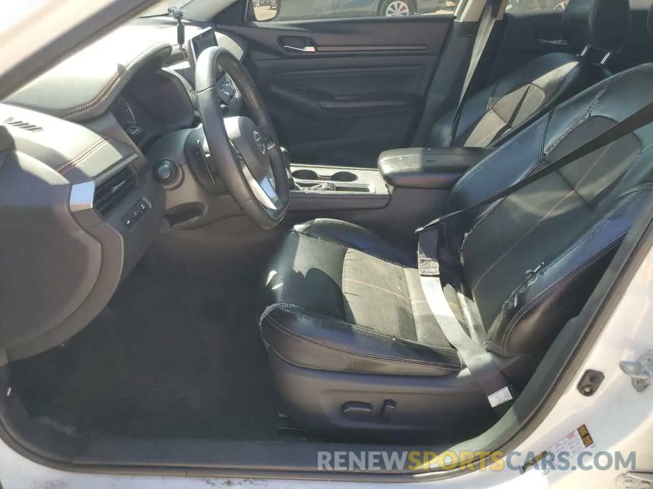 7 Photograph of a damaged car 1N4BL4CV6KC203352 NISSAN ALTIMA 2019