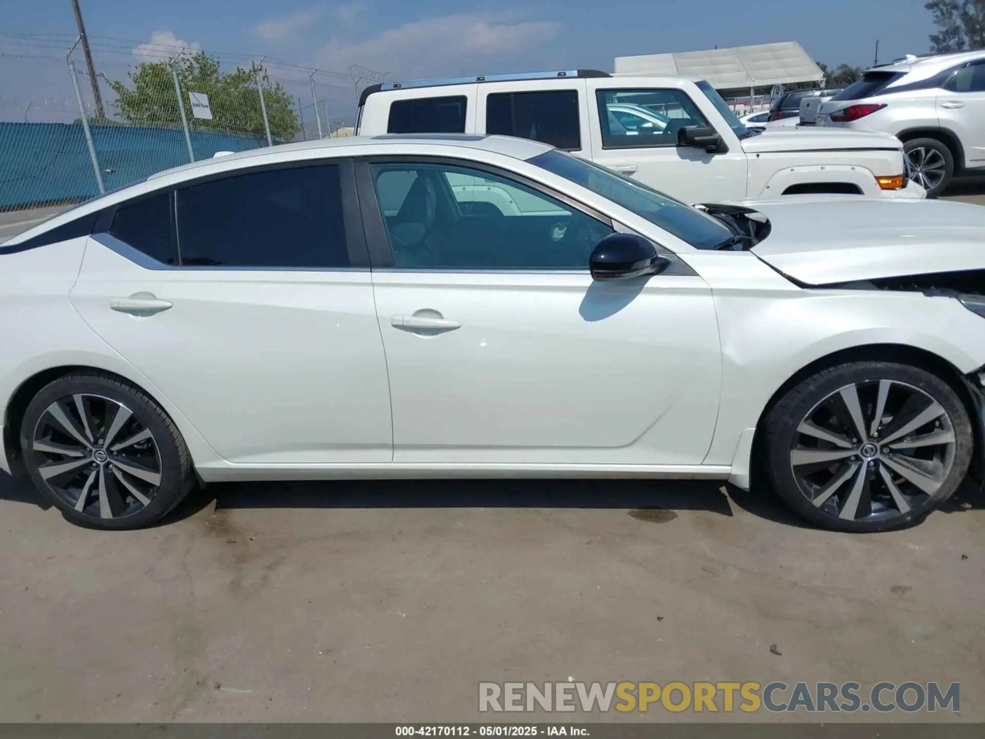 14 Photograph of a damaged car 1N4BL4CV7KC102854 NISSAN ALTIMA 2019