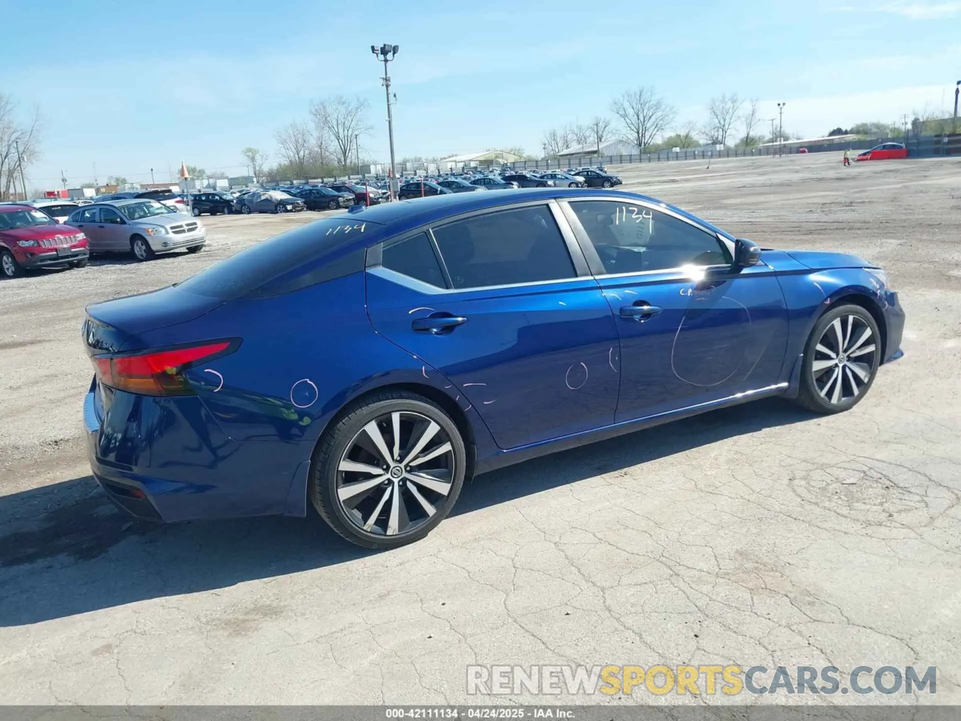4 Photograph of a damaged car 1N4BL4CV7KC185203 NISSAN ALTIMA 2019