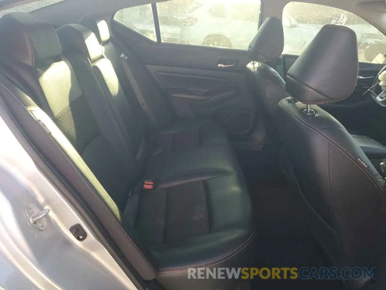 10 Photograph of a damaged car 1N4BL4CV7KN317266 NISSAN ALTIMA 2019
