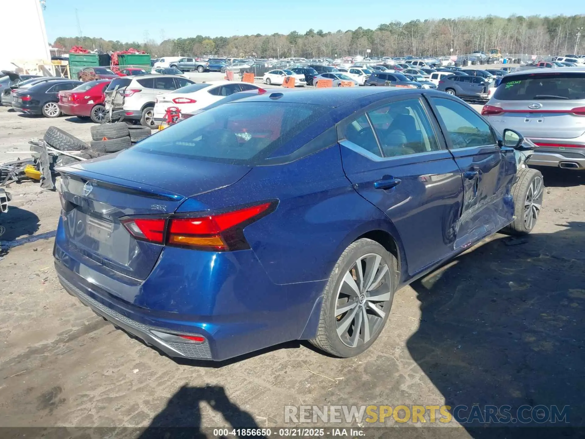 4 Photograph of a damaged car 1N4BL4CV7KN320135 NISSAN ALTIMA 2019