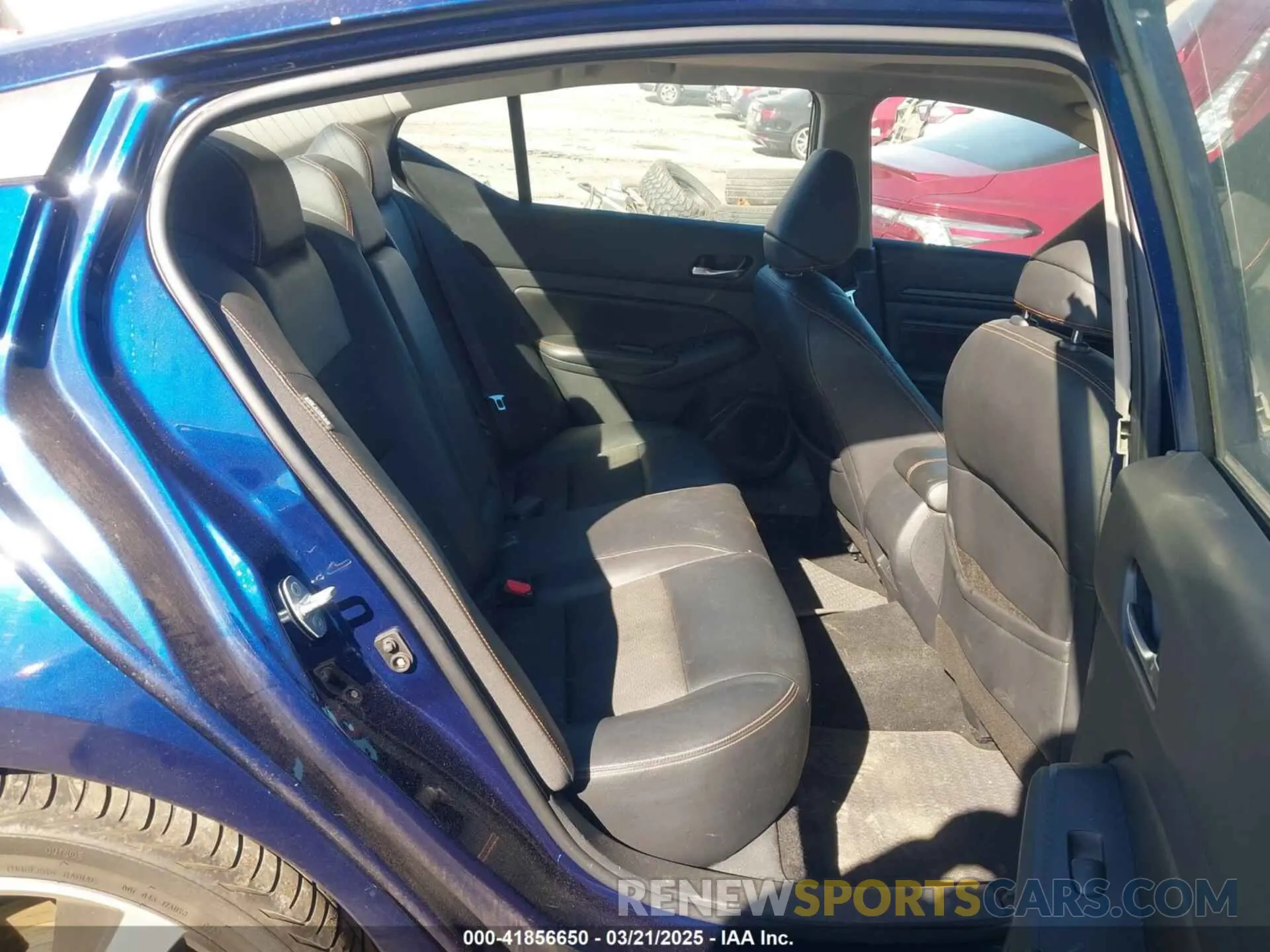 8 Photograph of a damaged car 1N4BL4CV7KN320135 NISSAN ALTIMA 2019