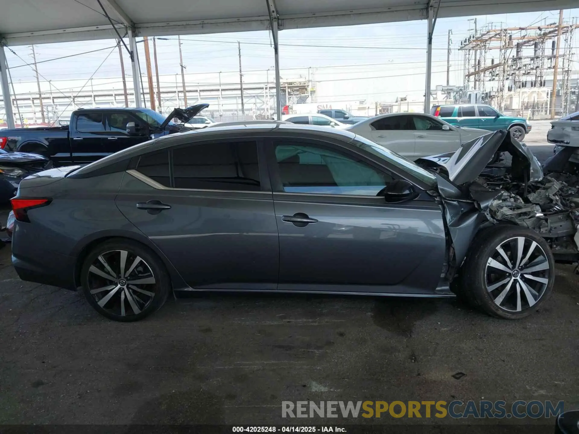 13 Photograph of a damaged car 1N4BL4CV7KN321110 NISSAN ALTIMA 2019