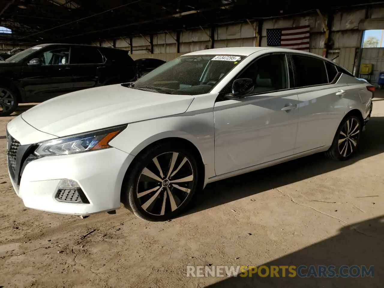 1 Photograph of a damaged car 1N4BL4CV8KC102104 NISSAN ALTIMA 2019