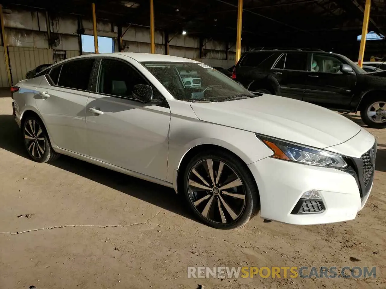 4 Photograph of a damaged car 1N4BL4CV8KC102104 NISSAN ALTIMA 2019
