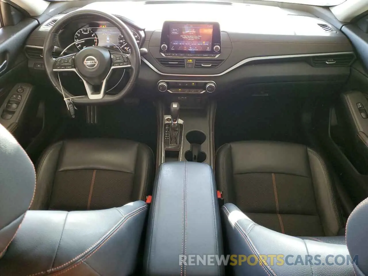8 Photograph of a damaged car 1N4BL4CV8KC102104 NISSAN ALTIMA 2019