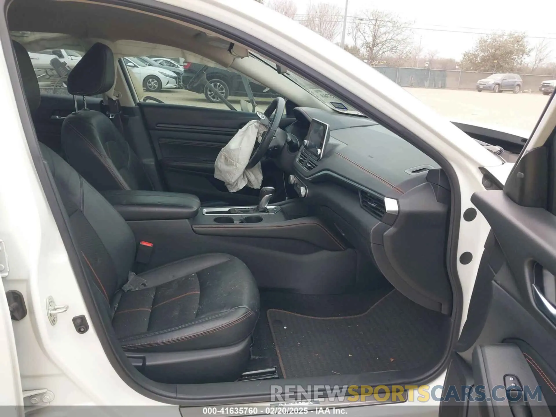5 Photograph of a damaged car 1N4BL4CV8KC135636 NISSAN ALTIMA 2019