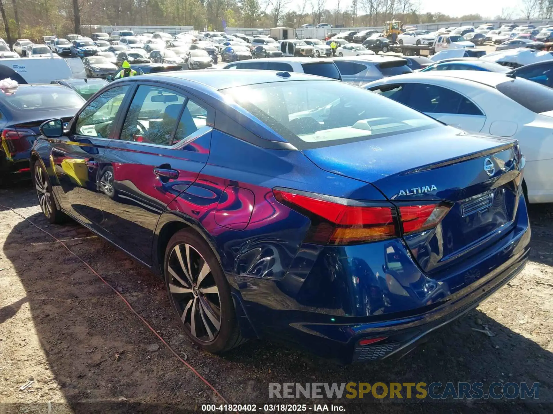 3 Photograph of a damaged car 1N4BL4CV8KC136530 NISSAN ALTIMA 2019