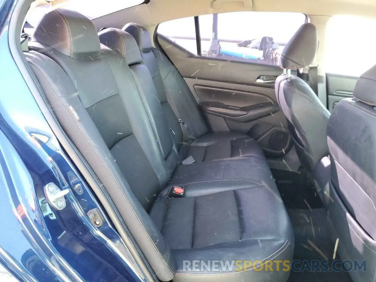 10 Photograph of a damaged car 1N4BL4CV8KC177708 NISSAN ALTIMA 2019