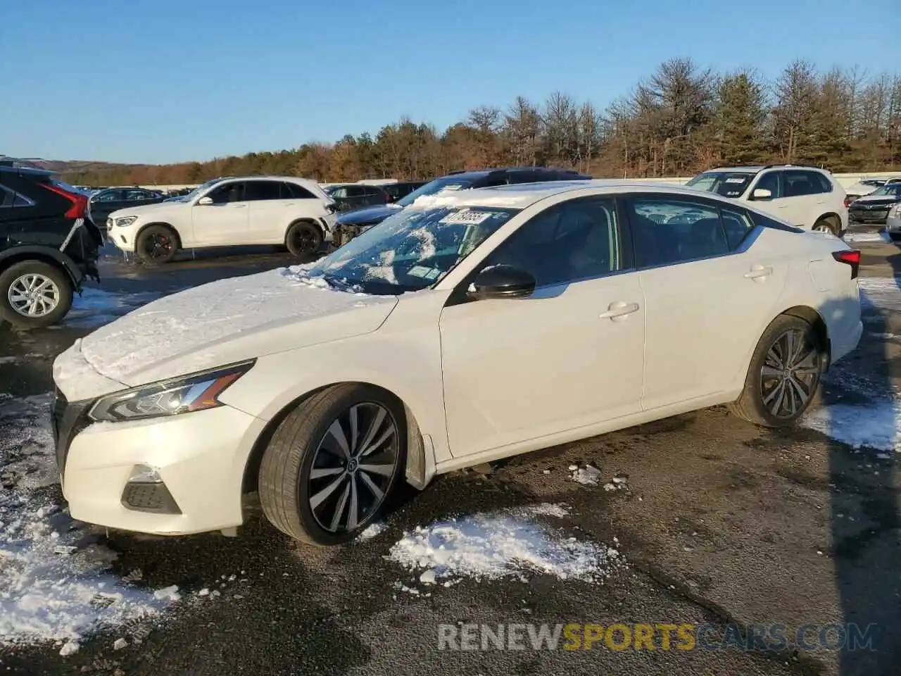 1 Photograph of a damaged car 1N4BL4CV8KC182844 NISSAN ALTIMA 2019