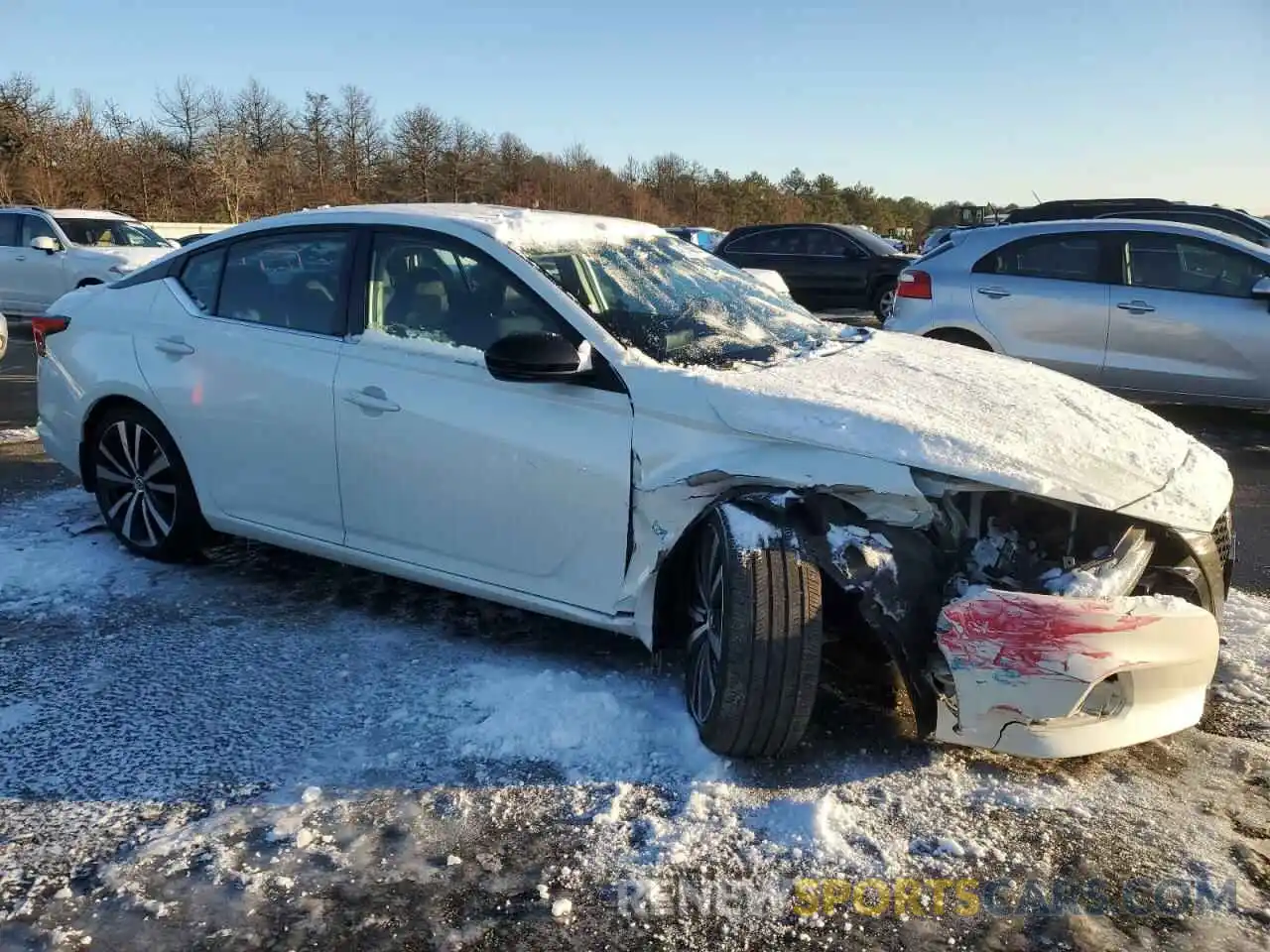 4 Photograph of a damaged car 1N4BL4CV8KC182844 NISSAN ALTIMA 2019