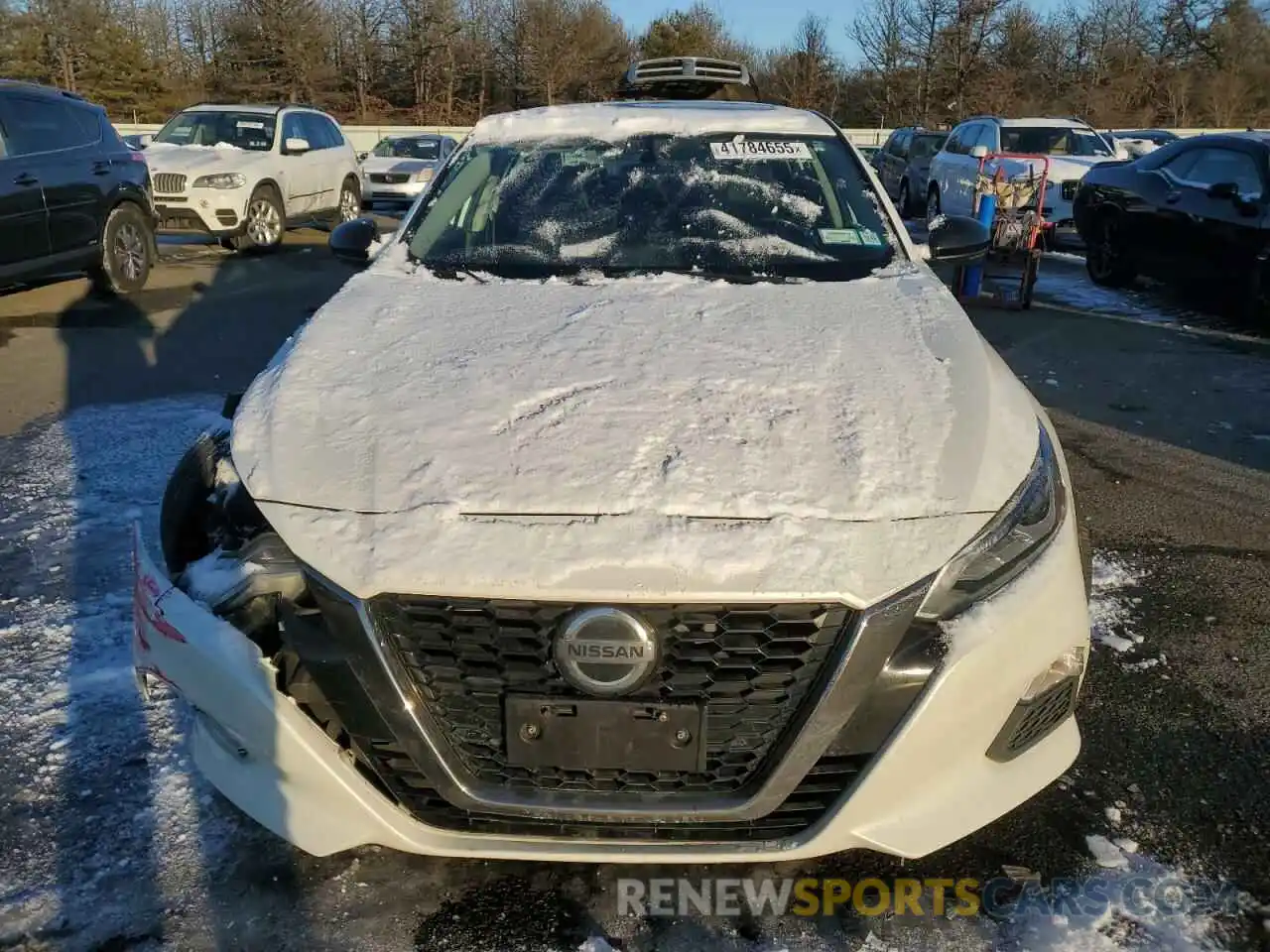 5 Photograph of a damaged car 1N4BL4CV8KC182844 NISSAN ALTIMA 2019