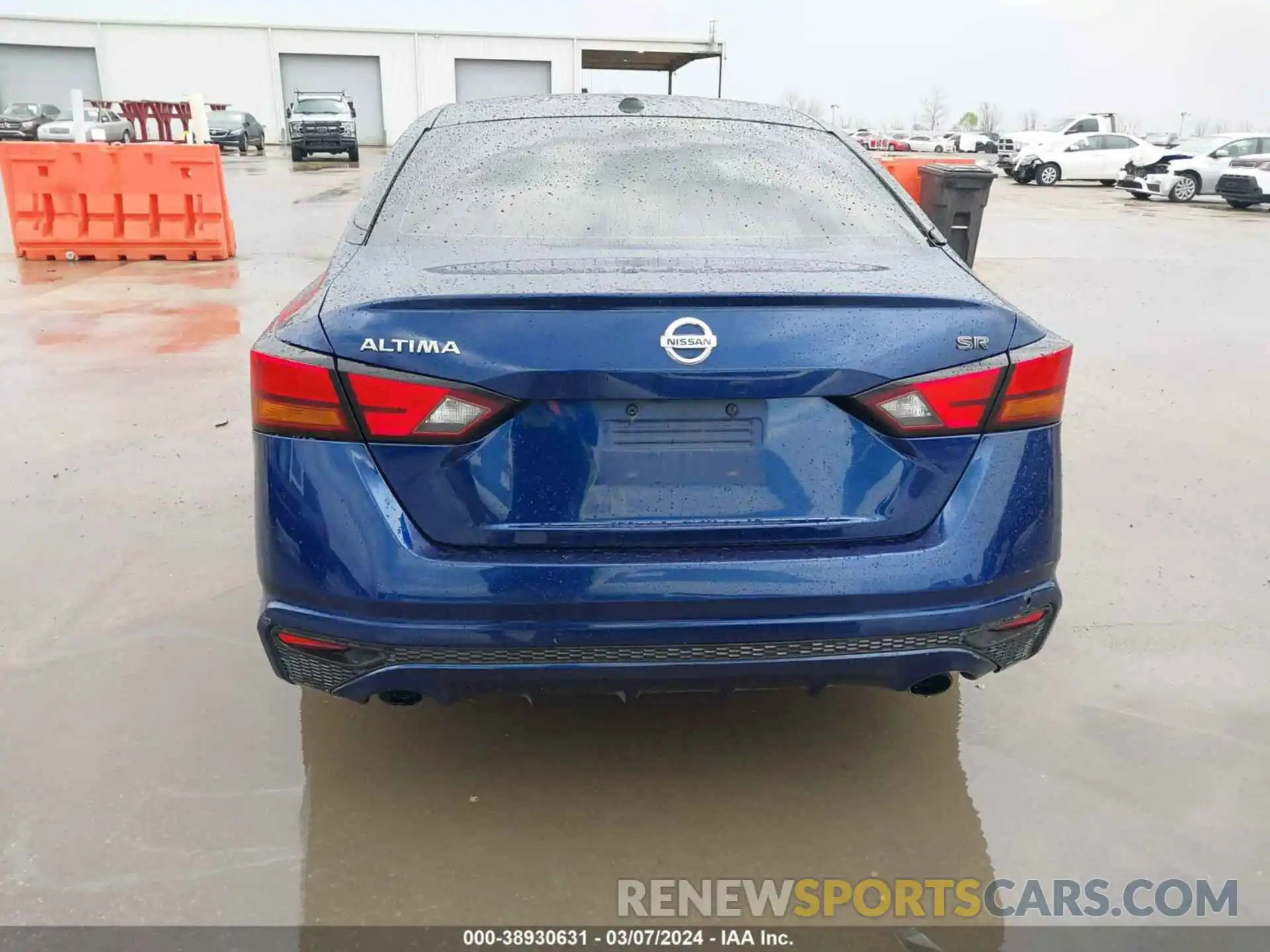 17 Photograph of a damaged car 1N4BL4CV8KC186148 NISSAN ALTIMA 2019