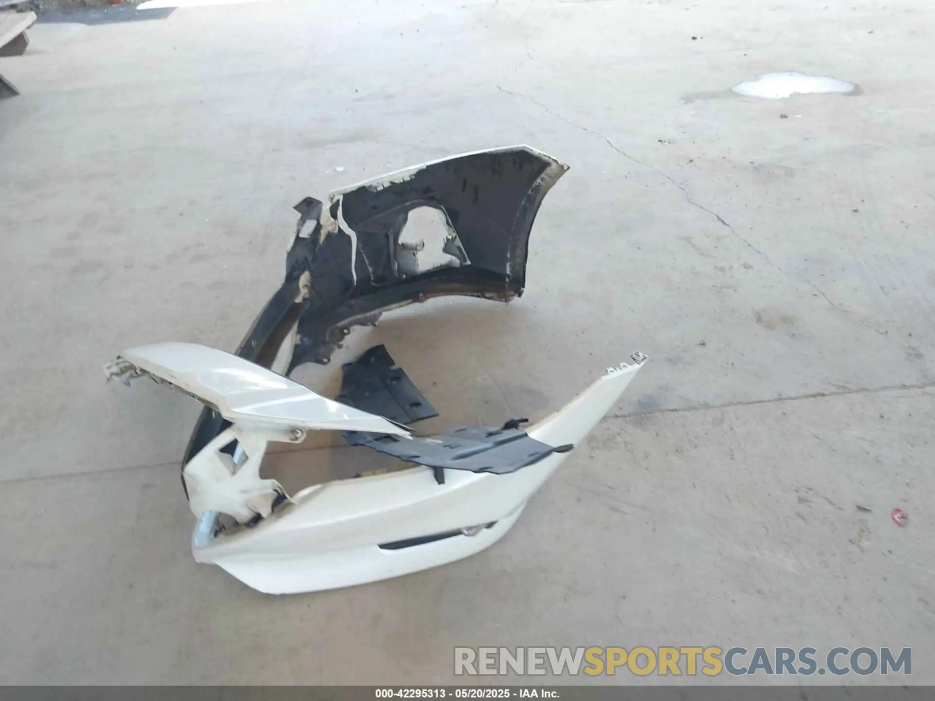 12 Photograph of a damaged car 1N4BL4CV8KC198252 NISSAN ALTIMA 2019