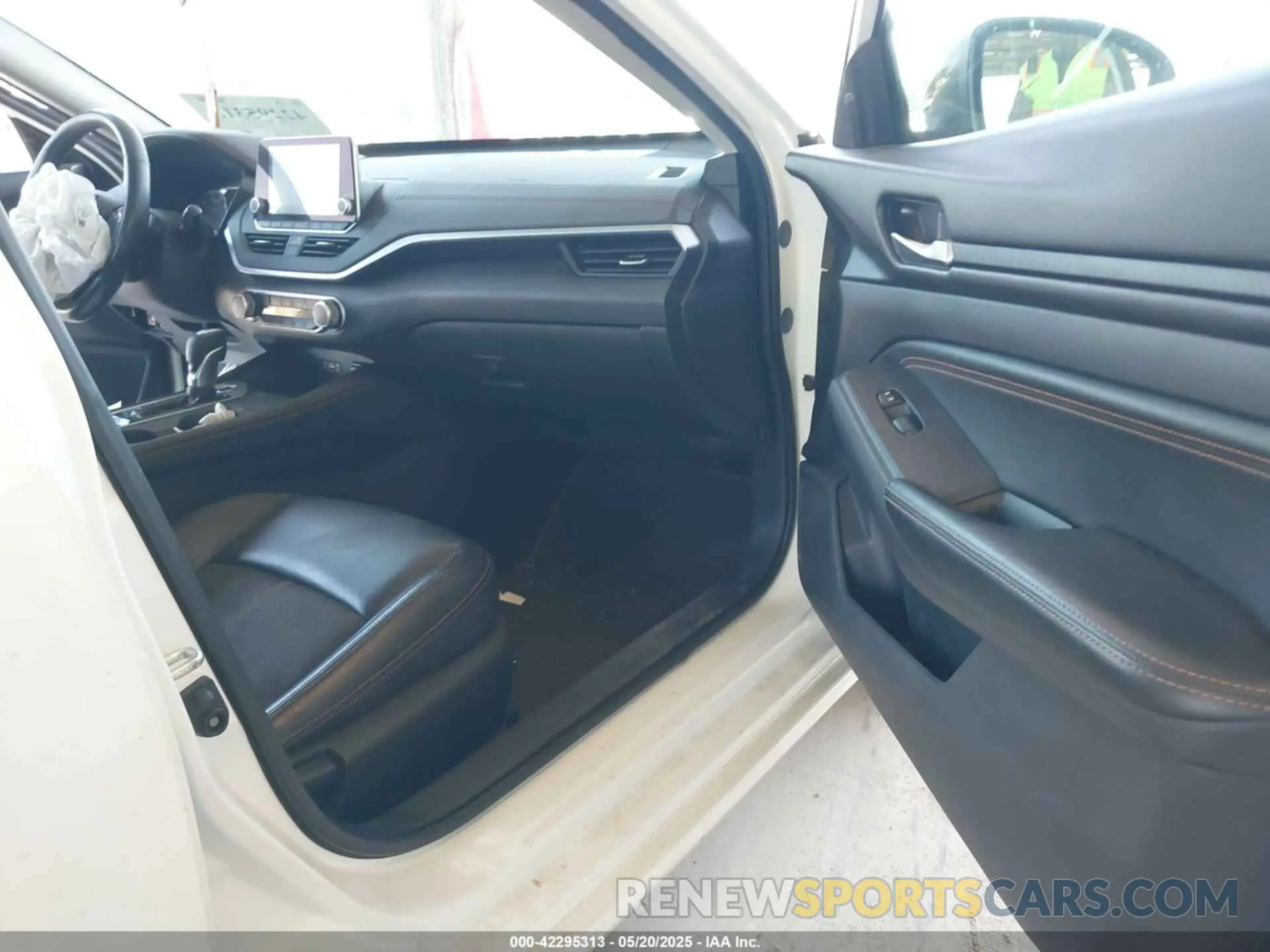 5 Photograph of a damaged car 1N4BL4CV8KC198252 NISSAN ALTIMA 2019