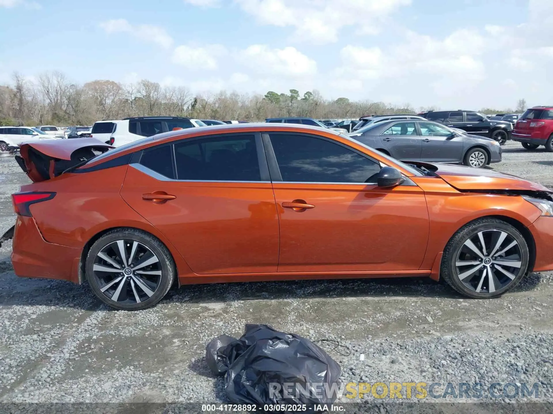 13 Photograph of a damaged car 1N4BL4CV8KC201828 NISSAN ALTIMA 2019