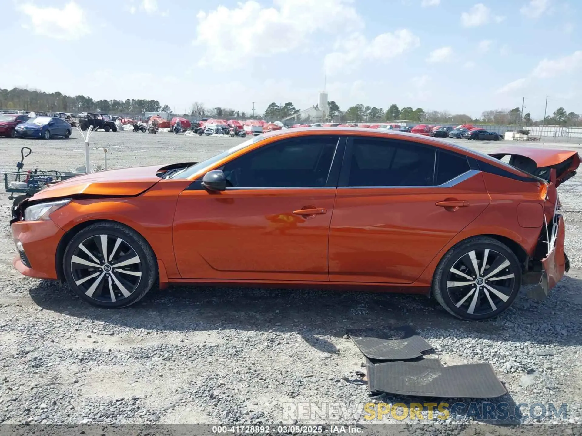 14 Photograph of a damaged car 1N4BL4CV8KC201828 NISSAN ALTIMA 2019