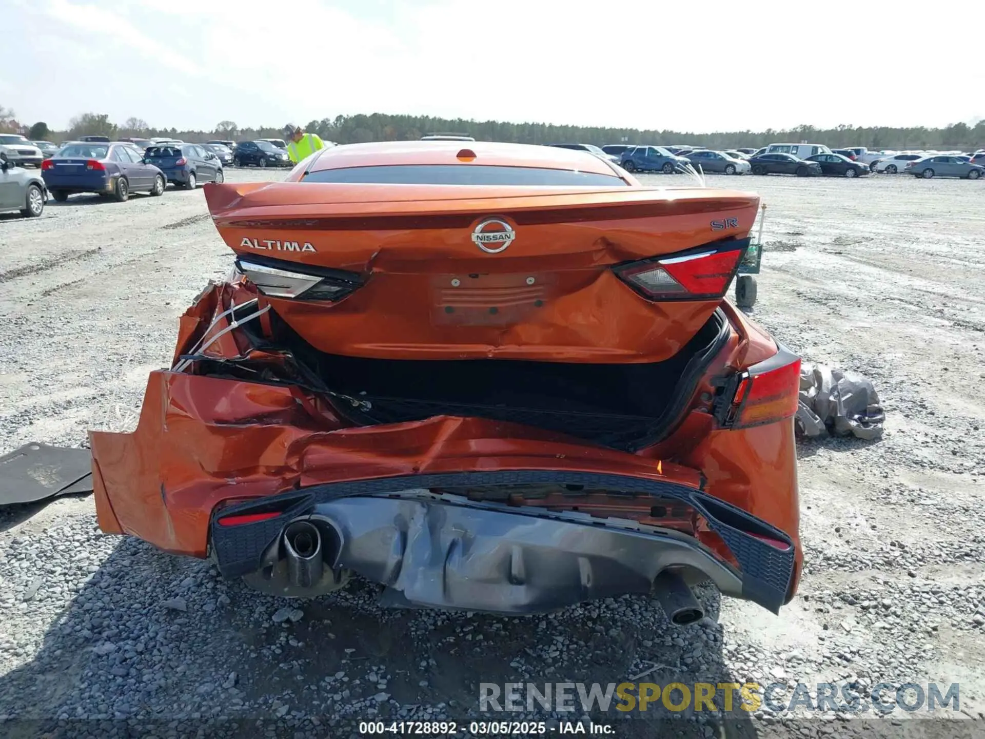 16 Photograph of a damaged car 1N4BL4CV8KC201828 NISSAN ALTIMA 2019