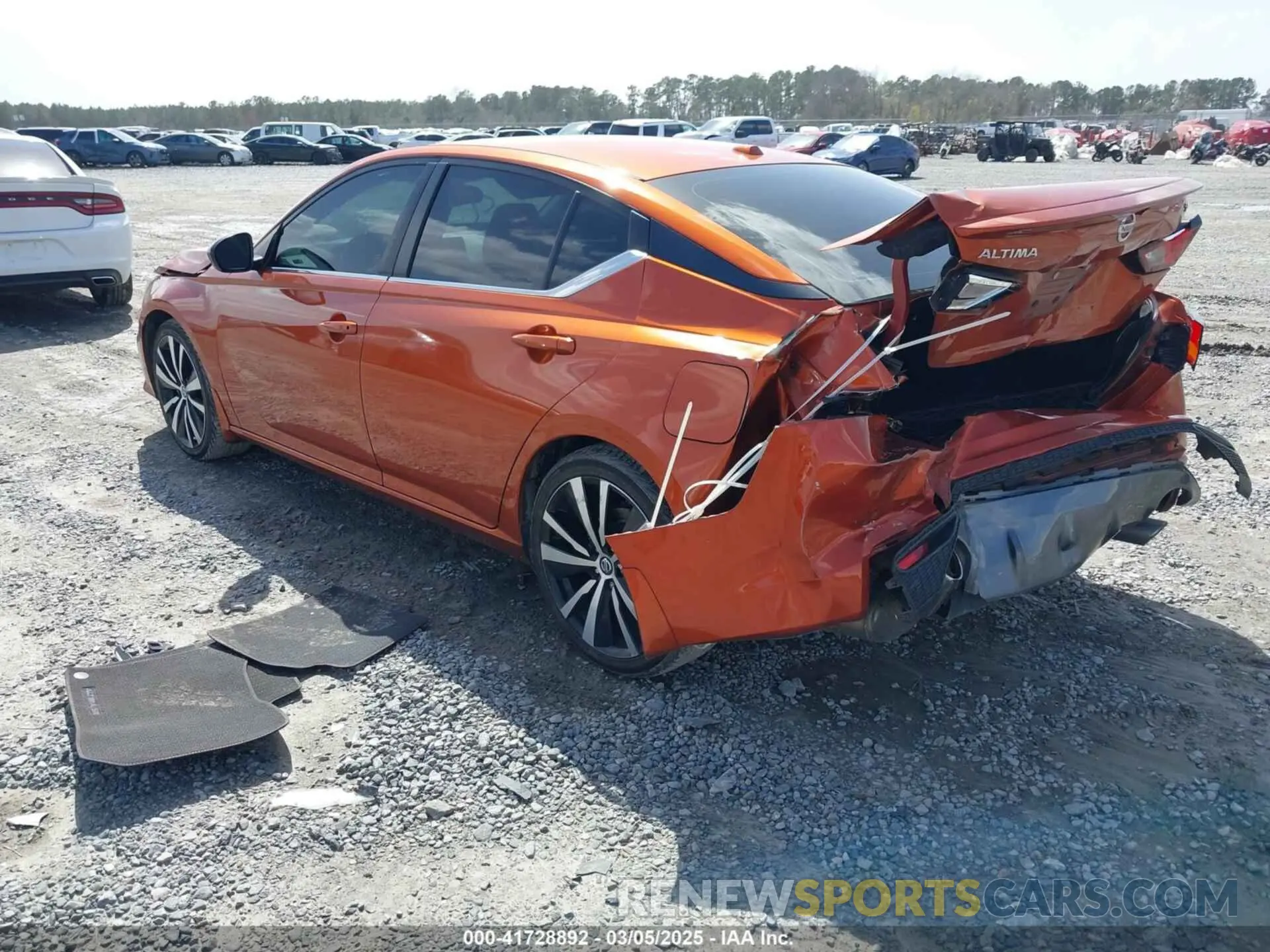 3 Photograph of a damaged car 1N4BL4CV8KC201828 NISSAN ALTIMA 2019