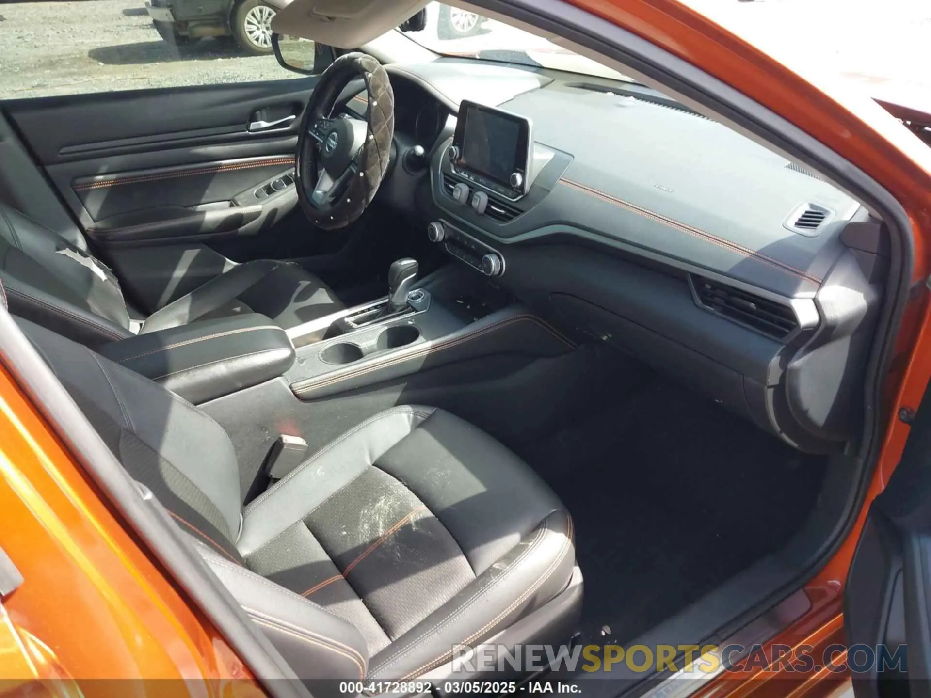 5 Photograph of a damaged car 1N4BL4CV8KC201828 NISSAN ALTIMA 2019
